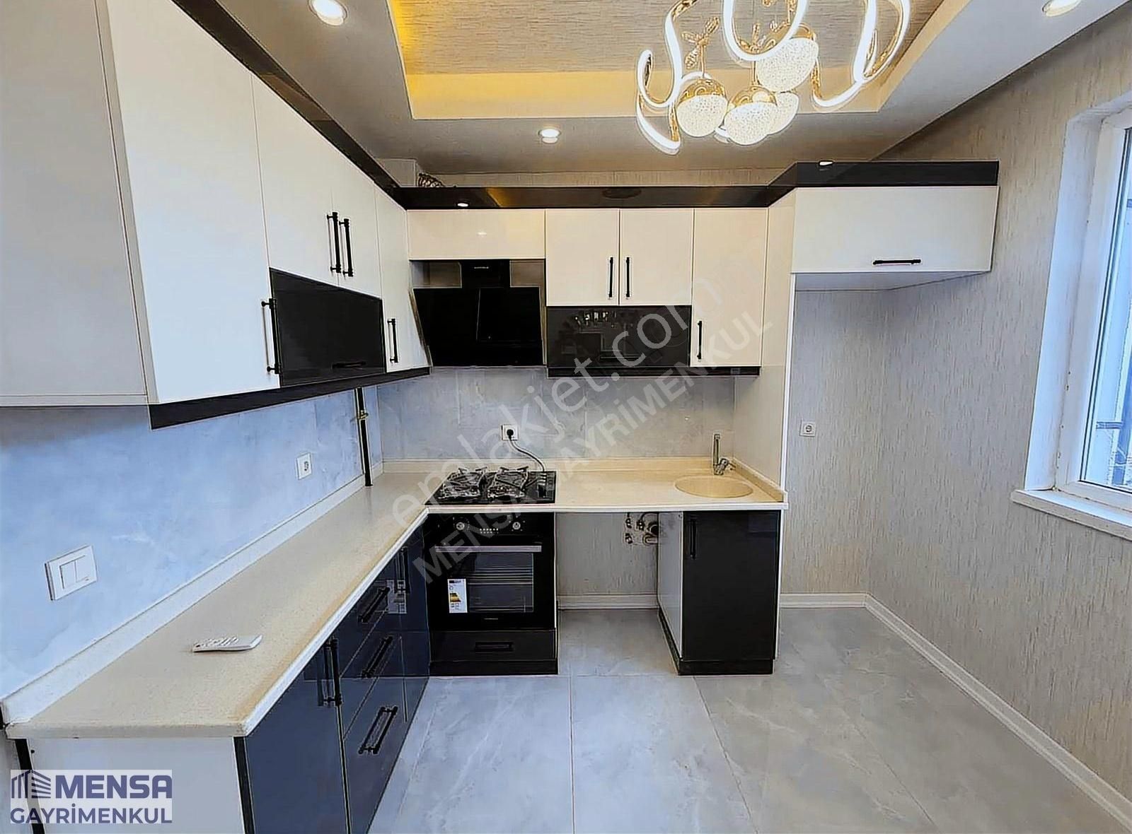 Mensa'dan Karakaya Mah. Masrafsız Çift Balkonlu Merkezi Konumda - Görsel 34