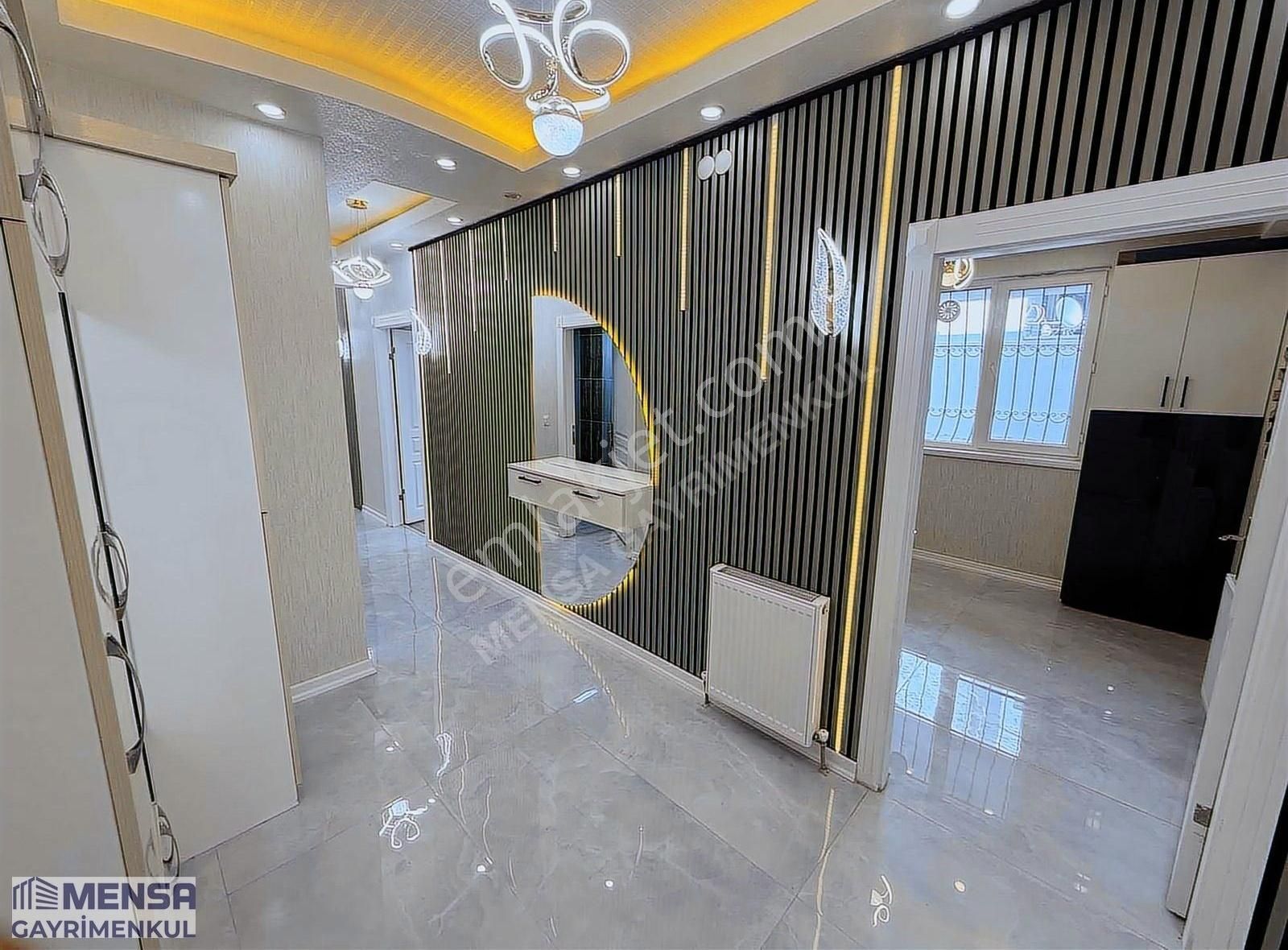 Mensa'dan Karakaya Mah. Masrafsız Çift Balkonlu Merkezi Konumda - Görsel 2