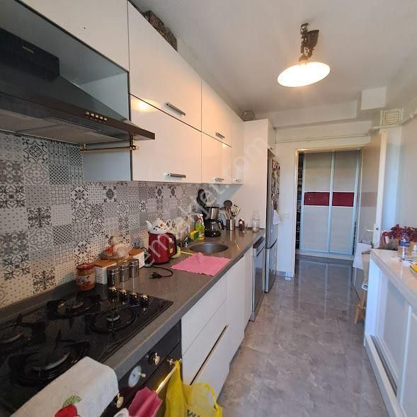 Küçükçekmece Atakent 3.etap Ta Arakat Full Tadilatlı Boş Satılık 2+1 71m2 Daire