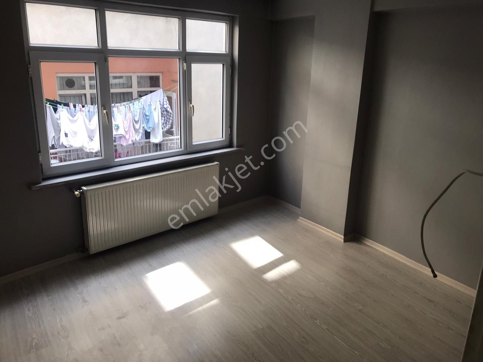 Sultançiftliği Mahallesi 2+1 90 M2 Ortakat Hacı Şükrüye Çok Yakın Kiralık Temiz Daire