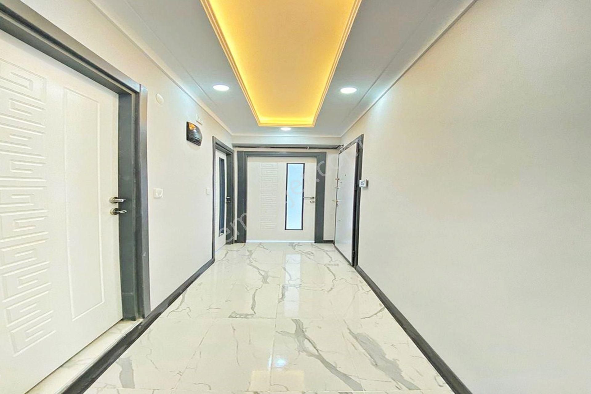 Bahçeşehir Akbatı Merkezde Lüx Tasarımı İle Satılık 2+1 Arakat - Görsel 14