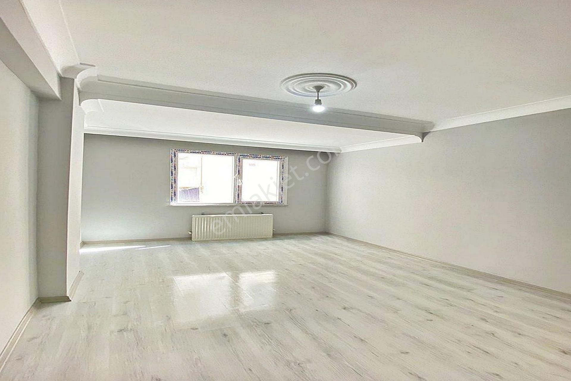 Bahçeşehir Akbatı Merkezde Lüx Tasarımı İle Satılık 2+1 Arakat - Görsel 17