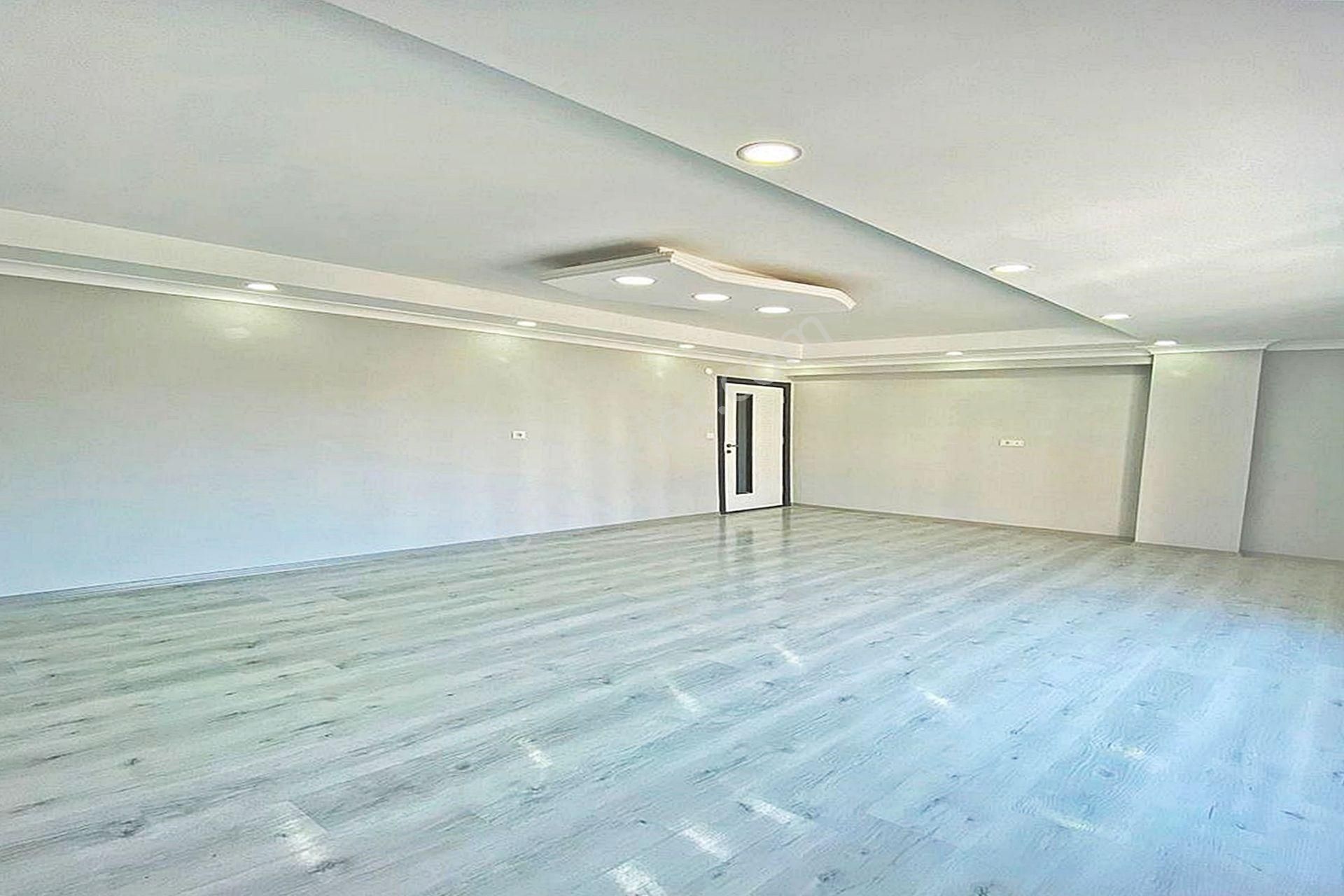 Bahçeşehir Akbatı Merkezde Lüx Tasarımı İle Satılık 2+1 Arakat - Görsel 11