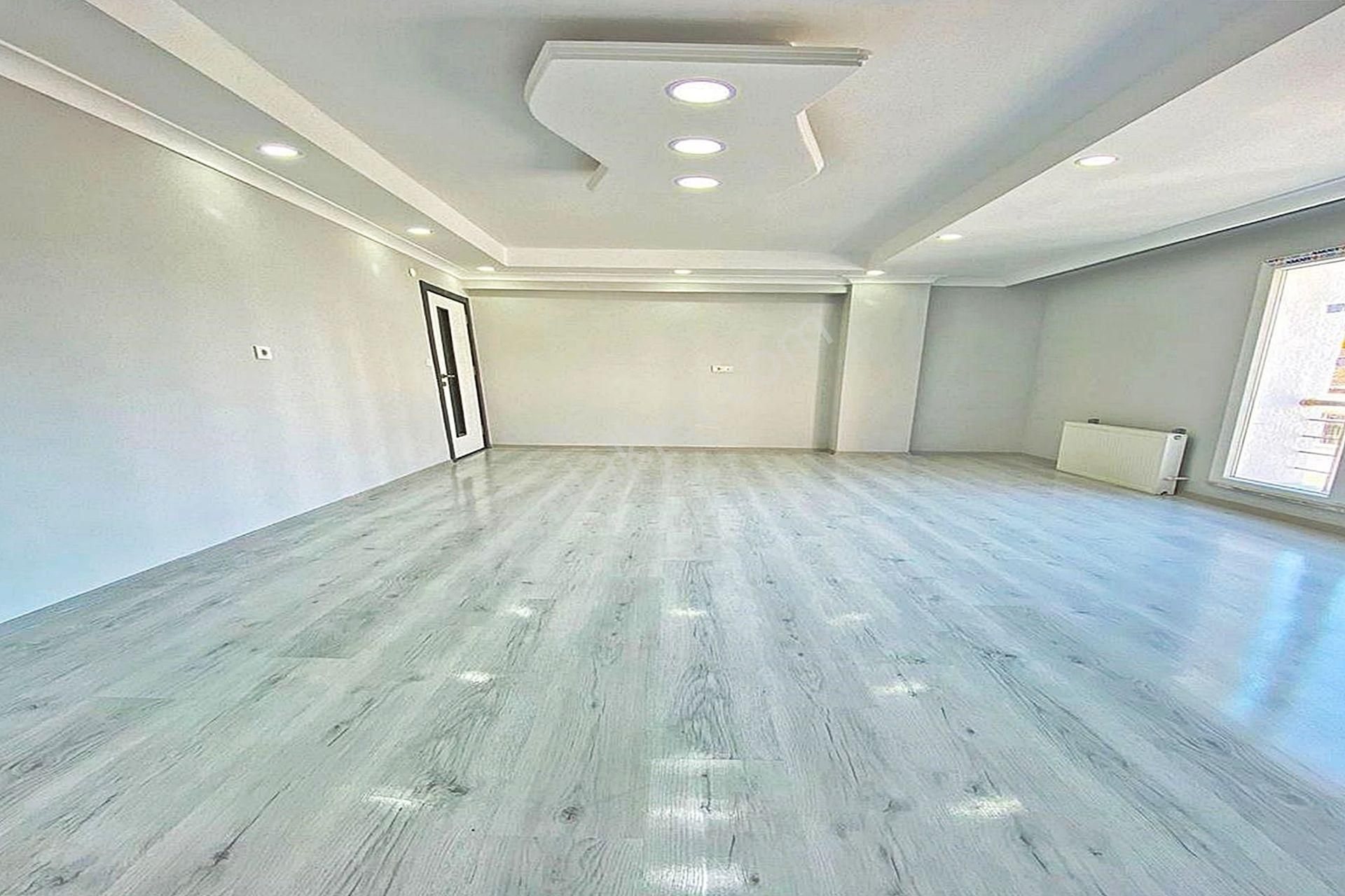 Bahçeşehir Akbatı Merkezde Lüx Tasarımı İle Satılık 2+1 Arakat - Görsel 6