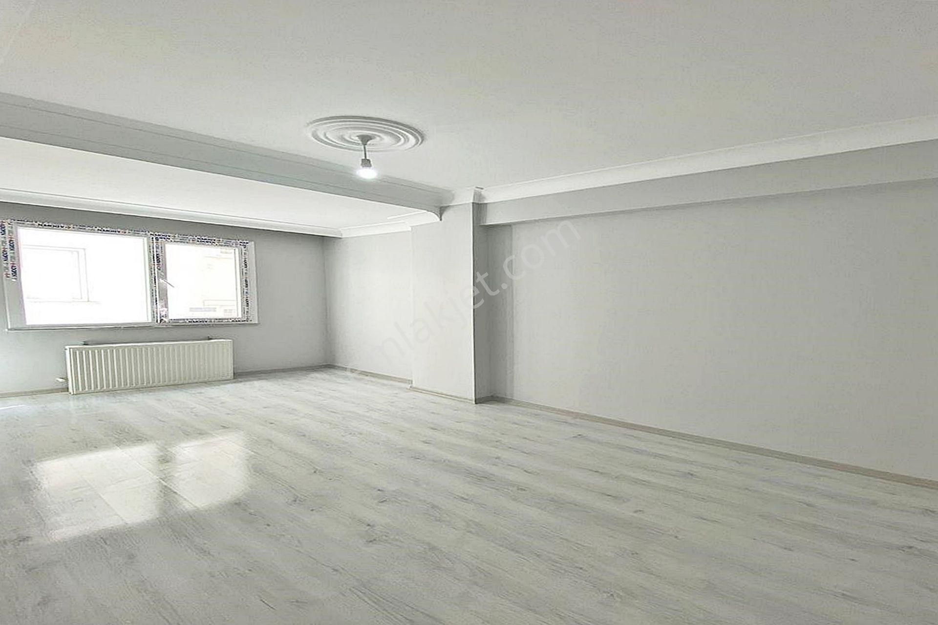 Bahçeşehir Akbatı Merkezde Lüx Tasarımı İle Satılık 2+1 Arakat - Görsel 16