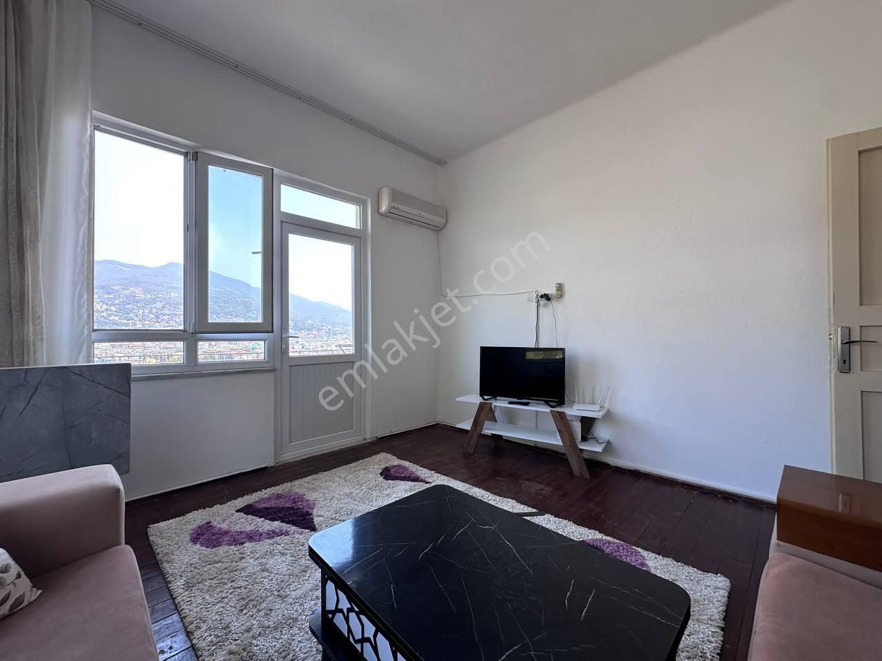 Damlataş Kale Yolunda Denize Yakın 1+1 Ayrı Mutfak Full Eşyalı