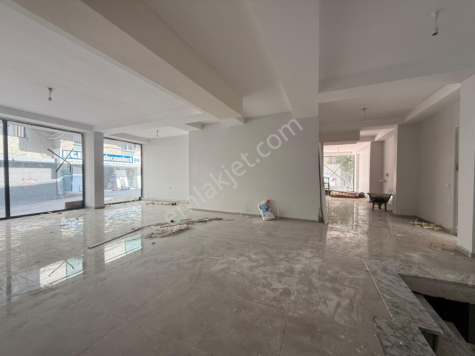 Bahçelievler Soğanlı'da Depolu Bahçe Kullanımlı 400m2 Dükkan - Görsel 11