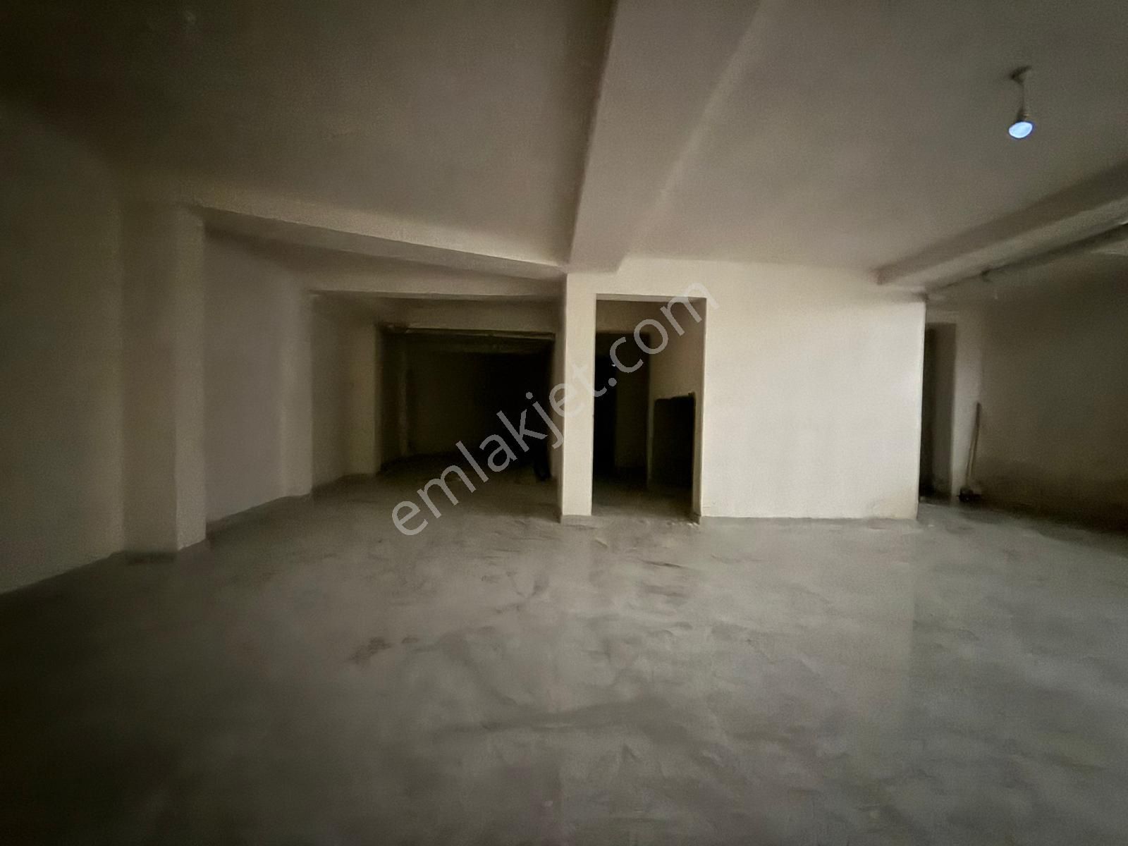 Bahçelievler Soğanlı'da Depolu Bahçe Kullanımlı 400m2 Dükkan - Görsel 15