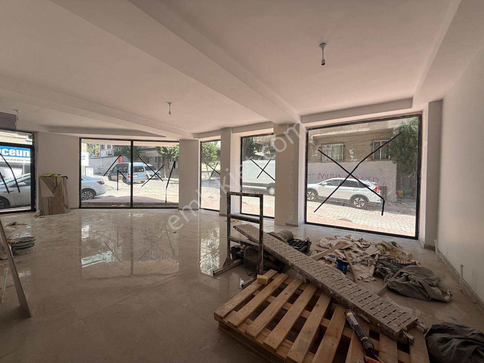 Bahçelievler Soğanlı'da Depolu Bahçe Kullanımlı 300m2 Dükkan - Görsel 3