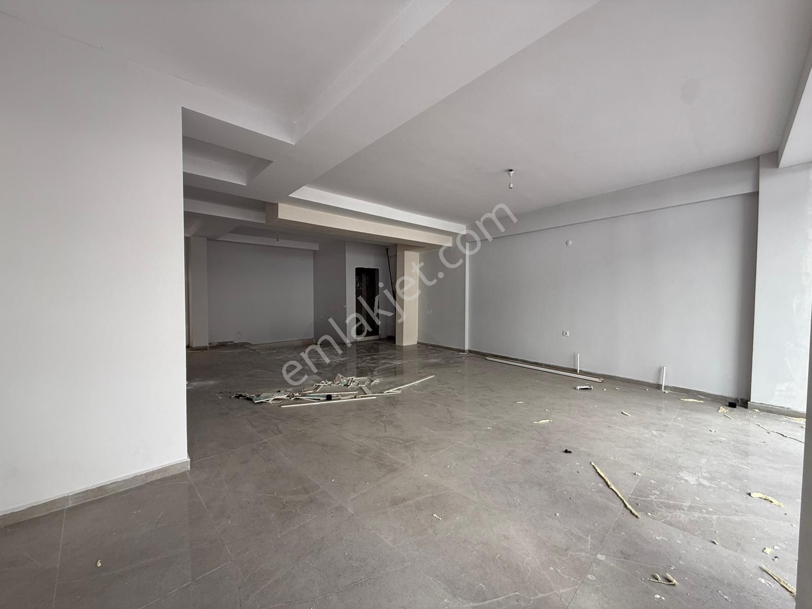 Bahçelievler Soğanlı'da Depolu Bahçe Kullanımlı 300m2 Dükkan - Görsel 10