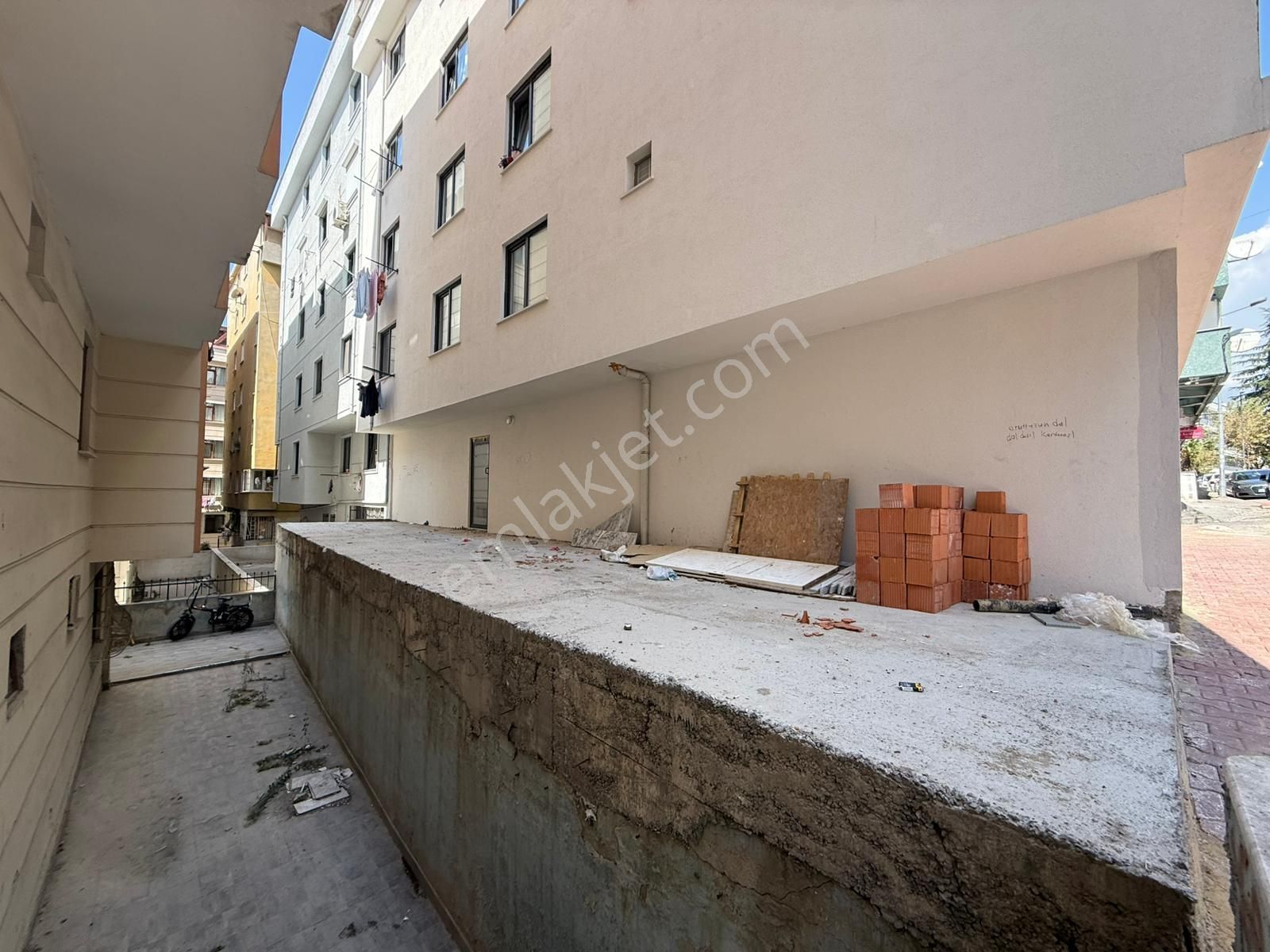 Bahçelievler Soğanlı'da Depolu Bahçe Kullanımlı 300m2 Dükkan - Görsel 20