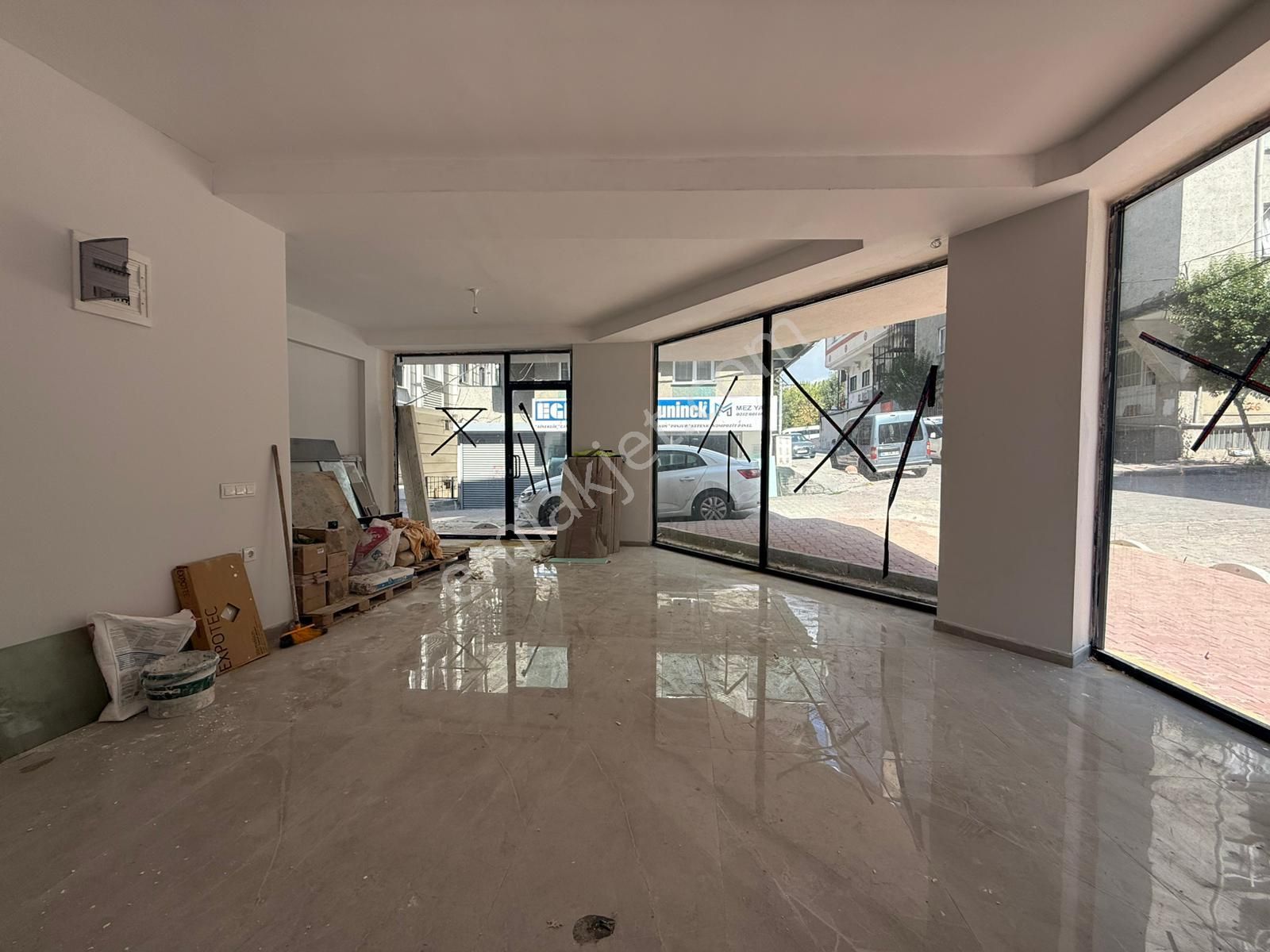 Bahçelievler Soğanlı'da Depolu Bahçe Kullanımlı 300m2 Dükkan - Görsel 4