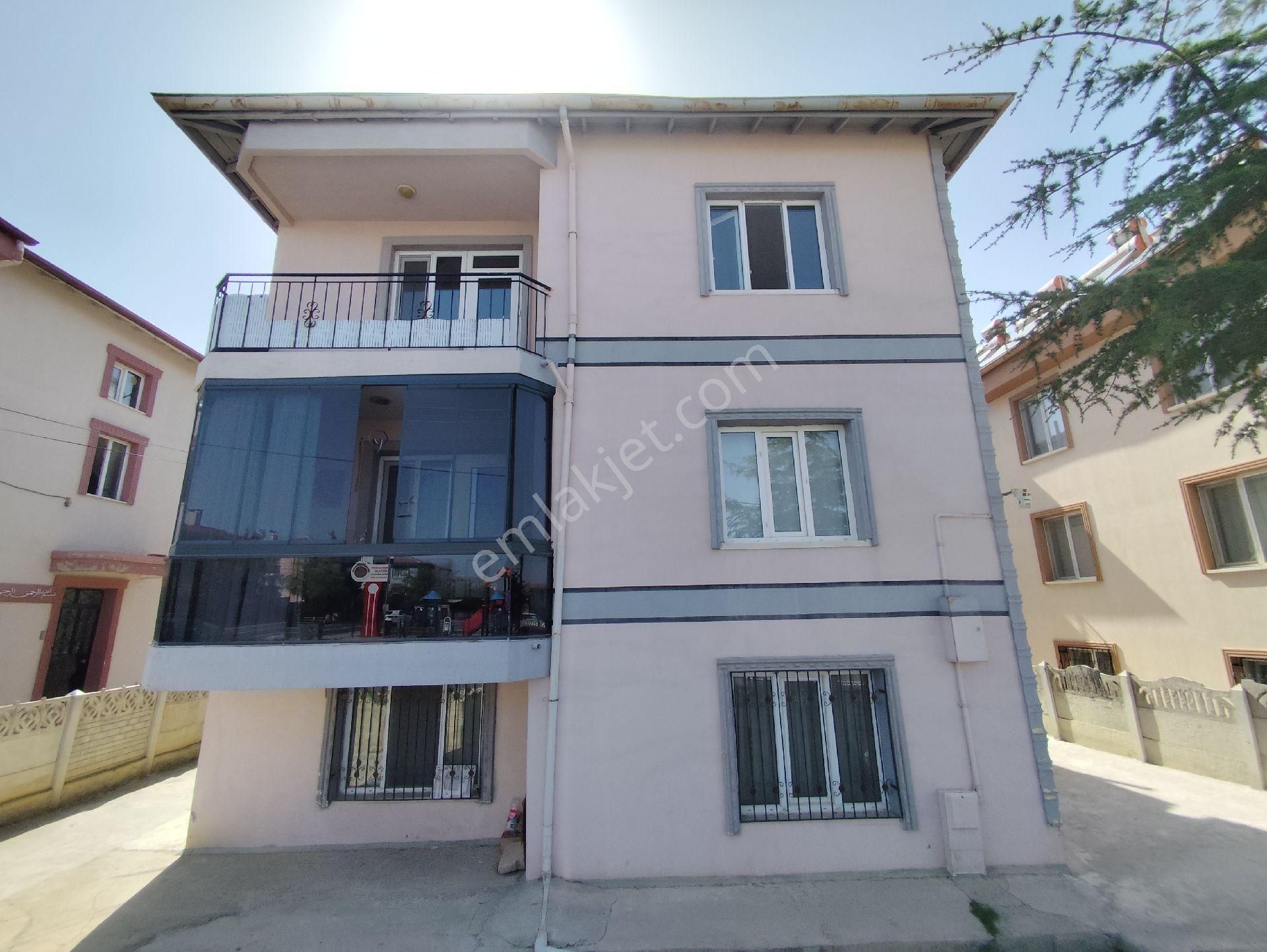 Köken Emlaktan Yeşilyurt Mahallesi Satılık 3+1 Geniş Daire