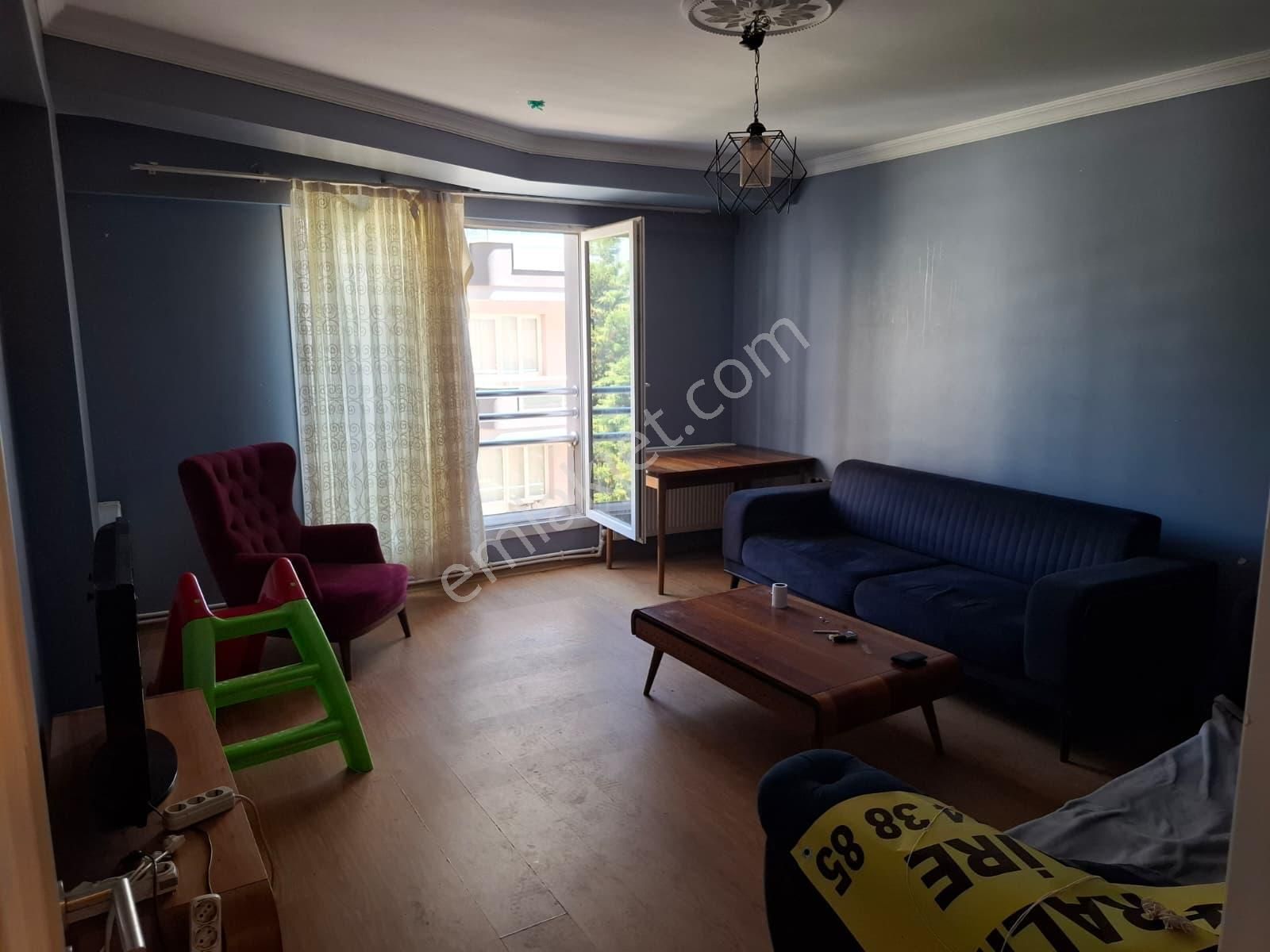 Karabağlar Bozyaka Mah..merkezi Yerde.. Site İçinde 3+1 125 M2 Asansörlü Doğalğazlı Kiralık Daire
