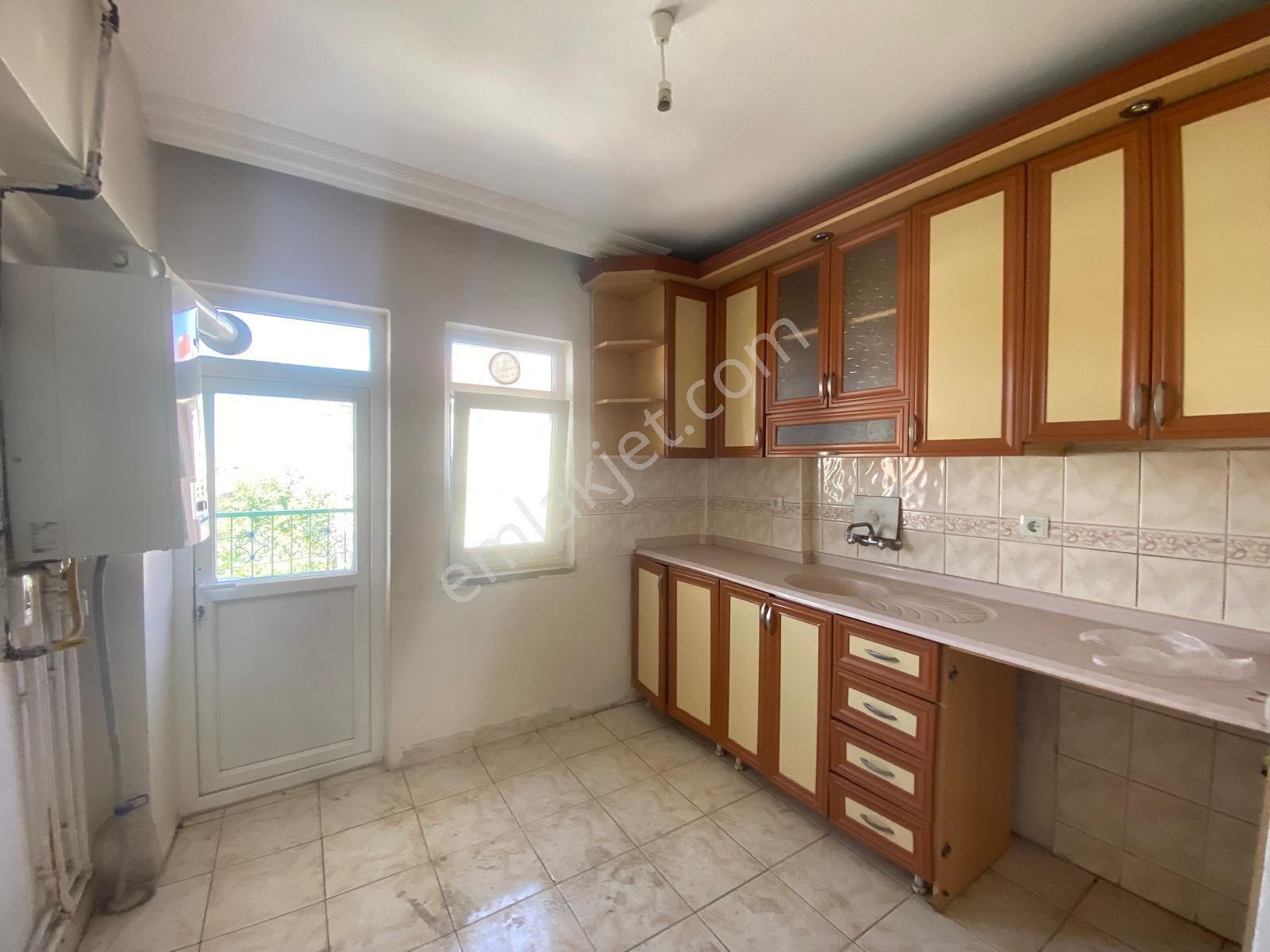 Koza Emlak'tan Tandoğan Mahalesinde Ara Katta Bağımsız Üç Cepheli 3+1 Satılık Dairee - Görsel 3