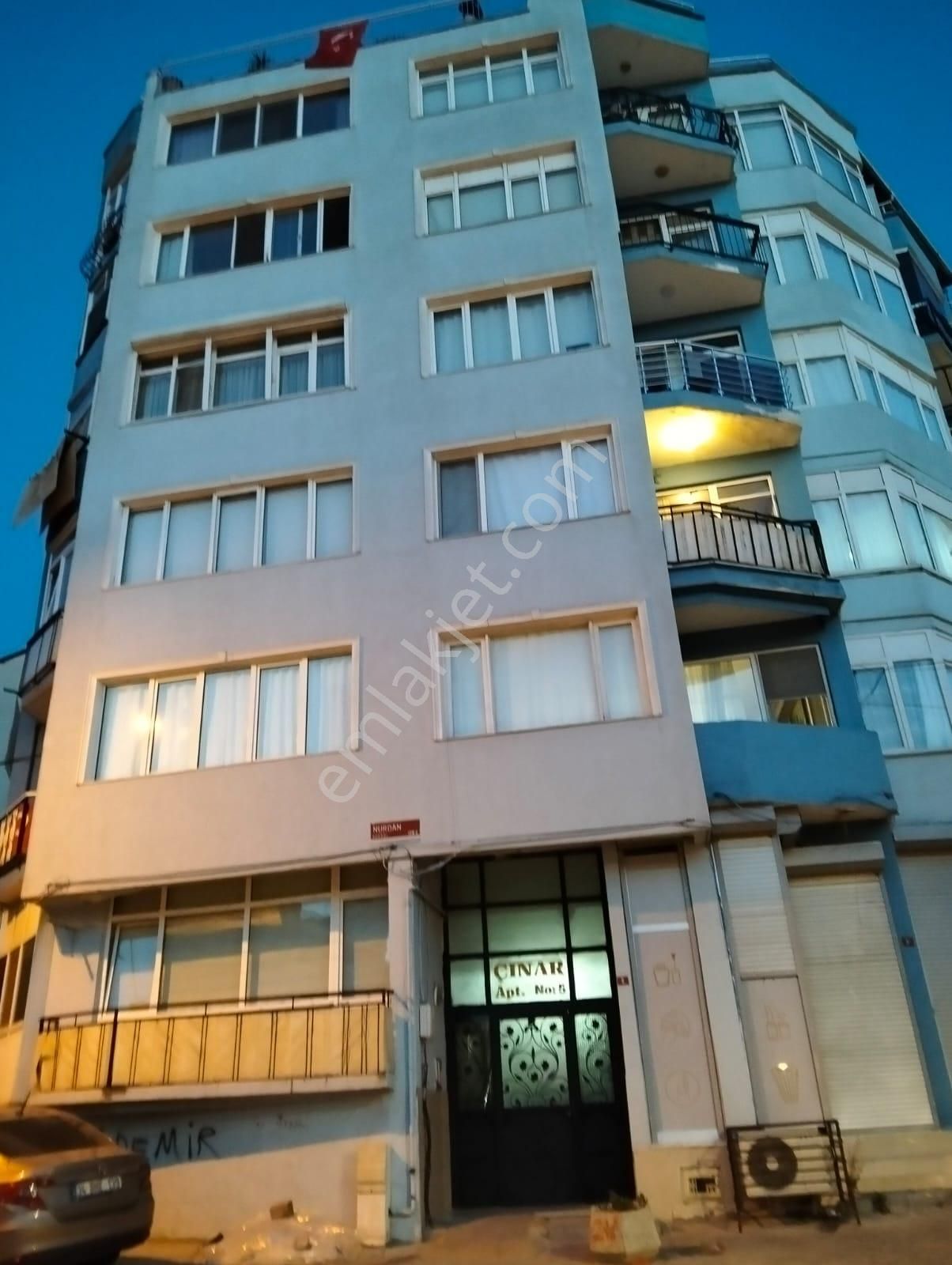 Silivri Merkezde Satılık 2+1 Eşyalı Asansörlü Arakat Daire