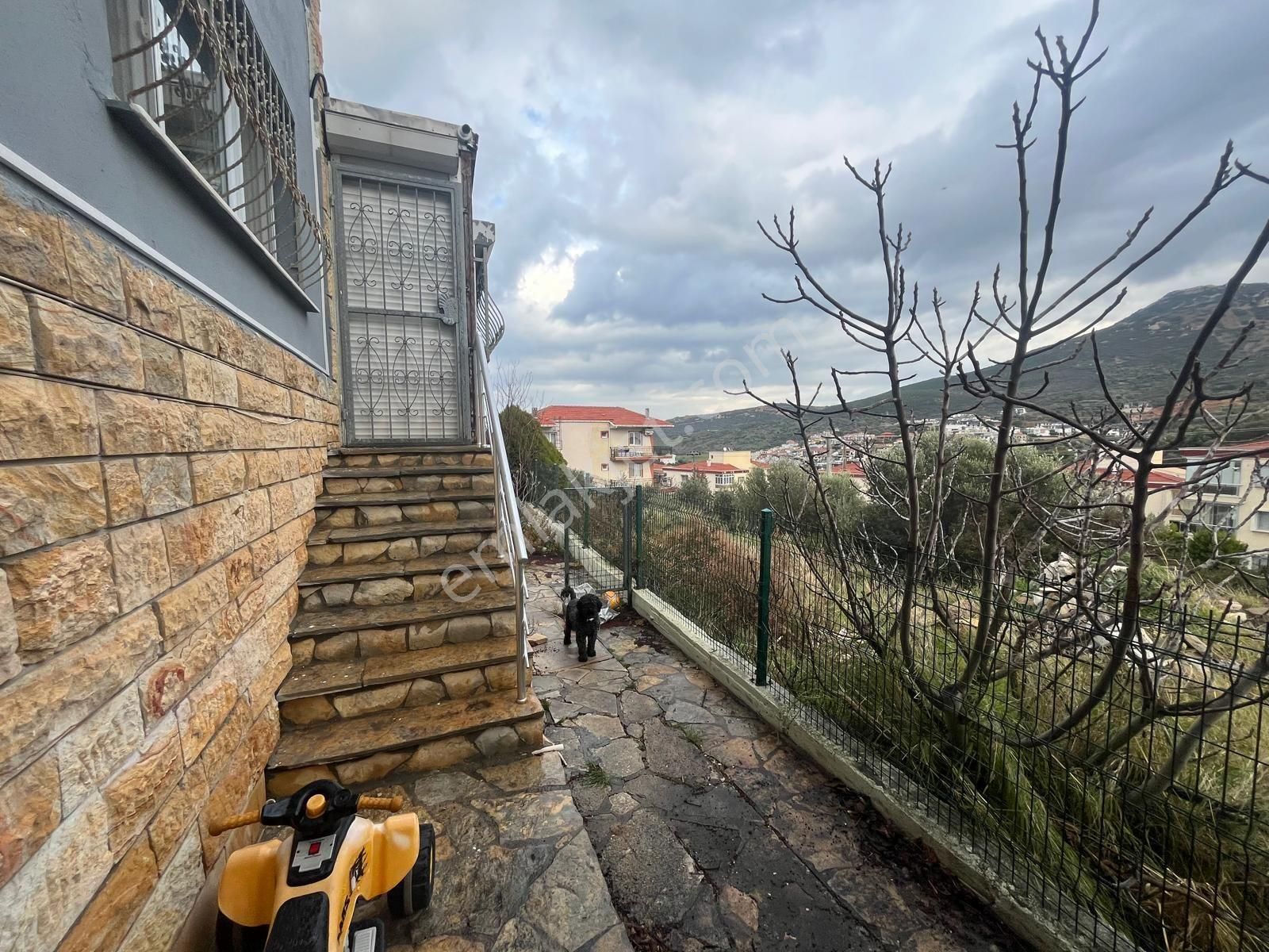 Yenifoçada Müstakil Ev Ve Konut İmarlı Satılık Arsa - Görsel 15