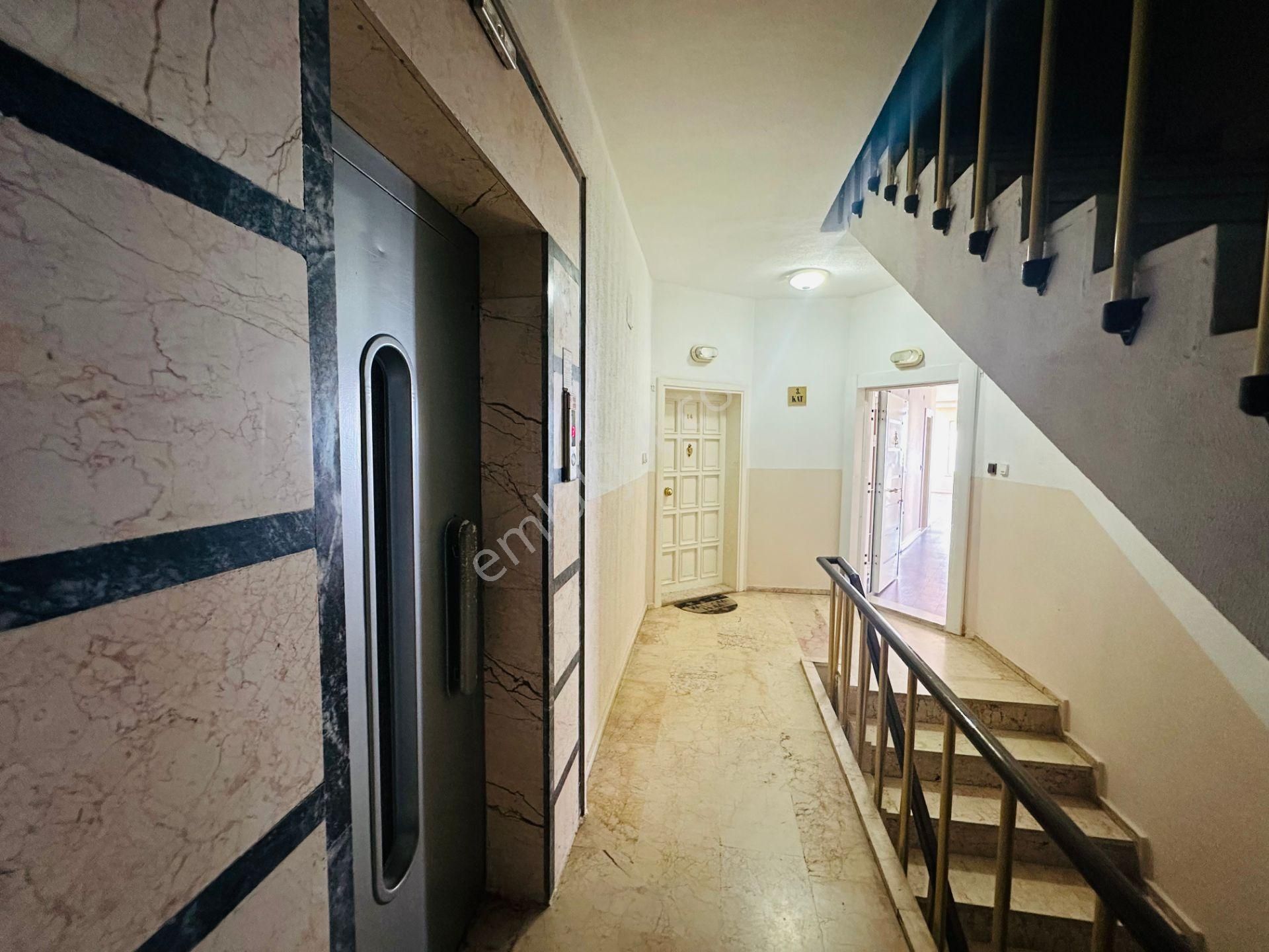 Emlakparktan Obada Denize Sıfır Manzaralı Masrafsız 2+1 Daire - Görsel 3