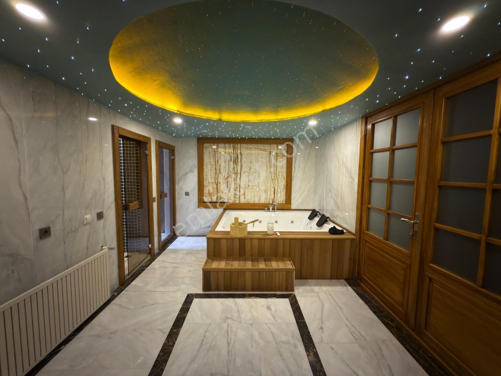 Kuşadası'nın En Gözde Villalarından 2500 M2 Arsa İçersinde Lüks Villa - Görsel 19