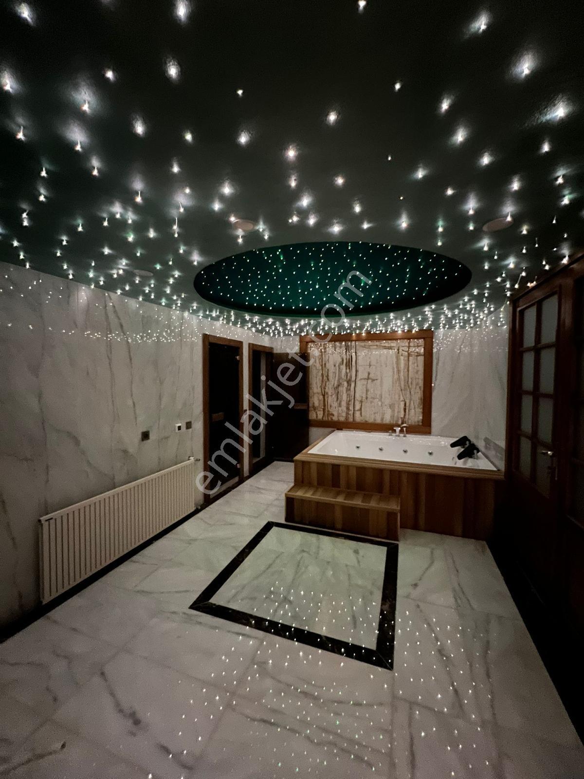 Kuşadası'nın En Gözde Villalarından 2500 M2 Arsa İçersinde Lüks Villa - Görsel 21