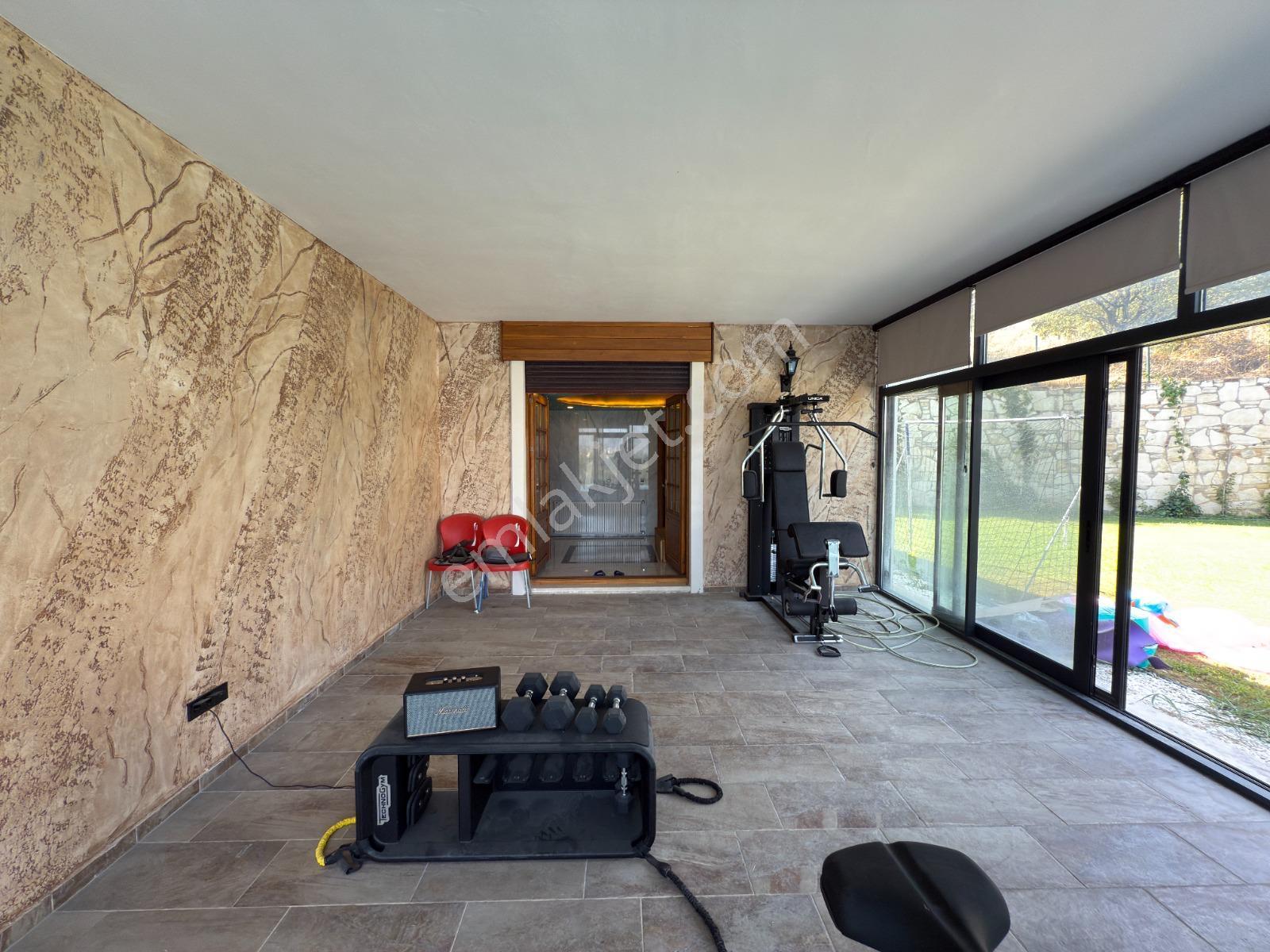 Kuşadası'nın En Gözde Villalarından 2500 M2 Arsa İçersinde Lüks Villa - Görsel 18