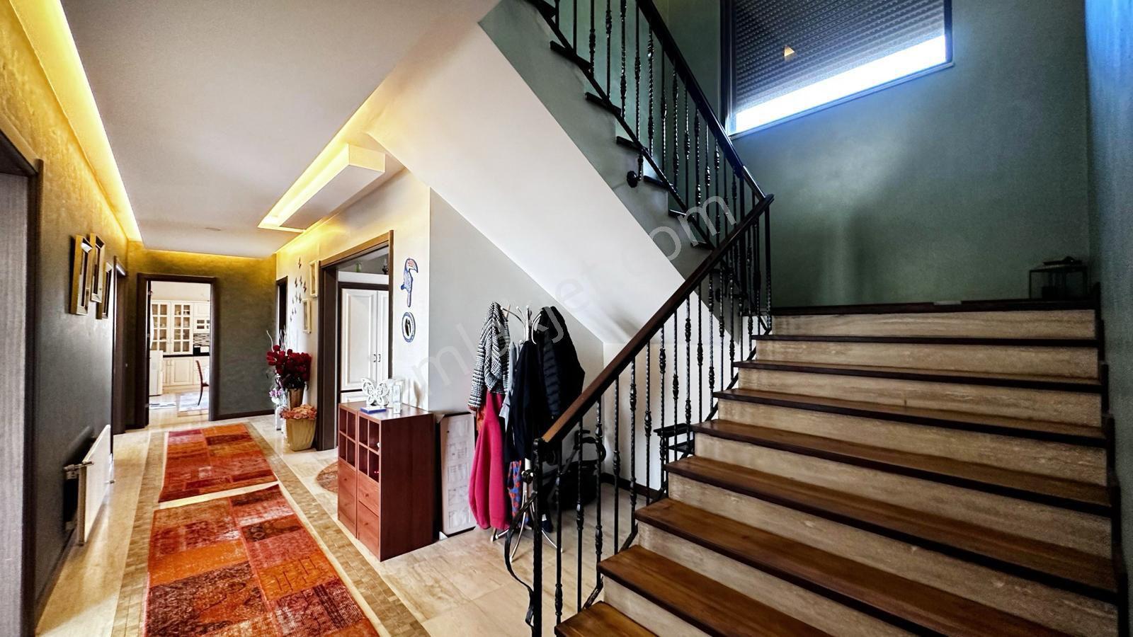 Kuşadası'nın En Gözde Villalarından 2500 M2 Arsa İçersinde Lüks Villa - Görsel 31