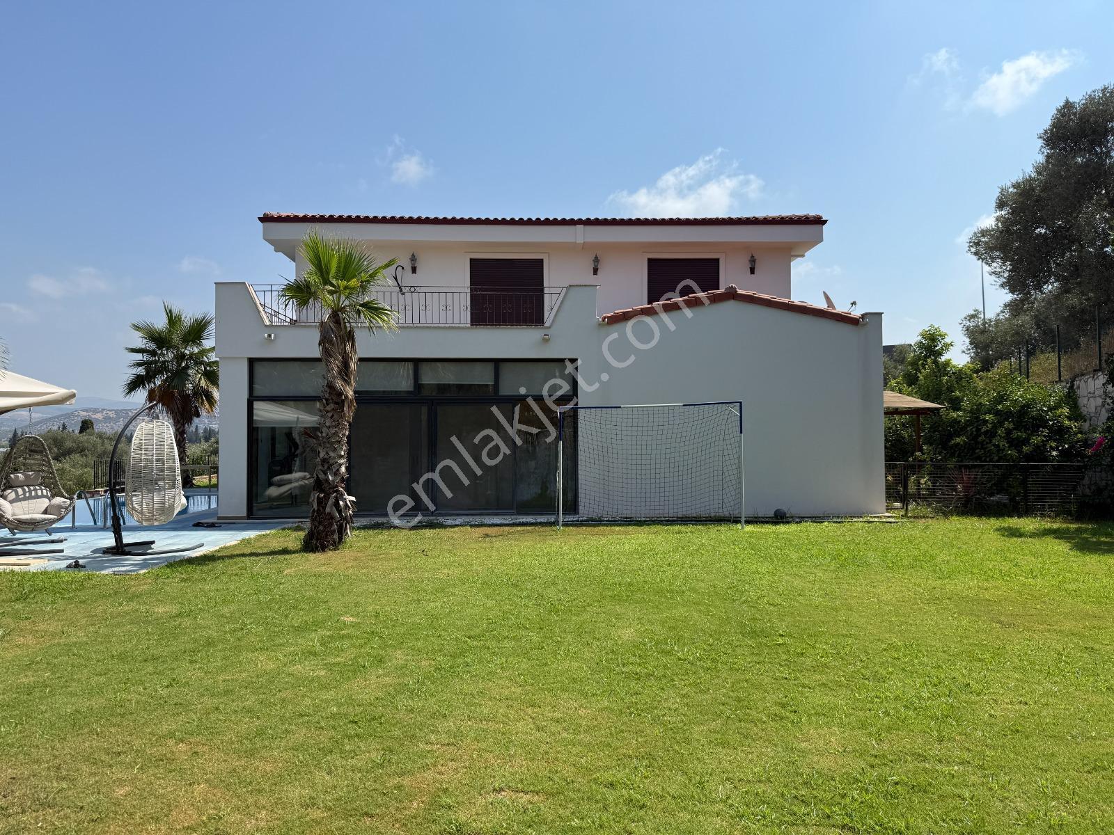 Kuşadası'nın En Gözde Villalarından 2500 M2 Arsa İçersinde Lüks Villa - Görsel 8