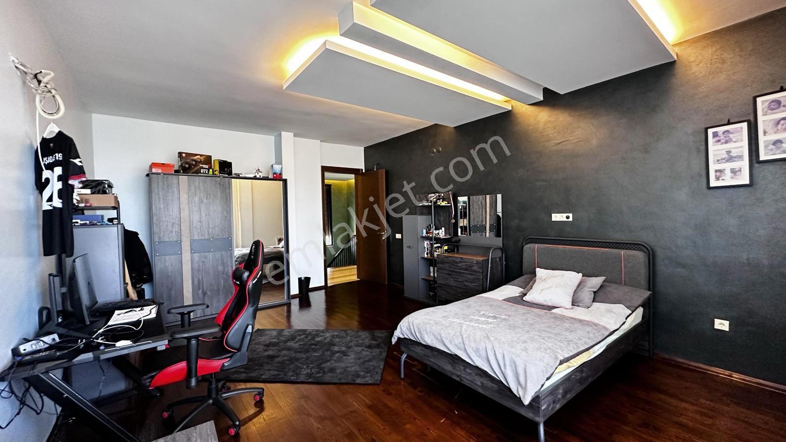Kuşadası'nın En Gözde Villalarından 2500 M2 Arsa İçersinde Lüks Villa - Görsel 27