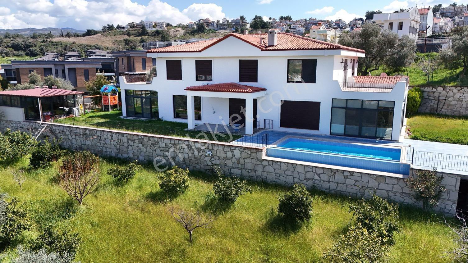 Kuşadası'nın En Gözde Villalarından 2500 M2 Arsa İçersinde Lüks Villa - Görsel 3