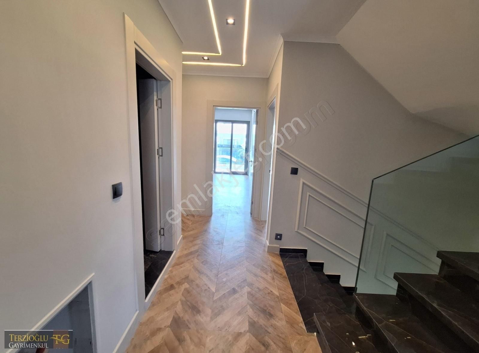 Terzioğlu'ndan Güre De Deniz Tarafı 350 M2 Arsada Havuzlu Villa - Görsel 12