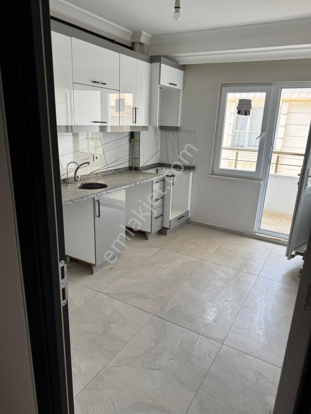 Esenyurt Pınar Mah Merkezi Konumda 2+1 90m2 Satılık Daire