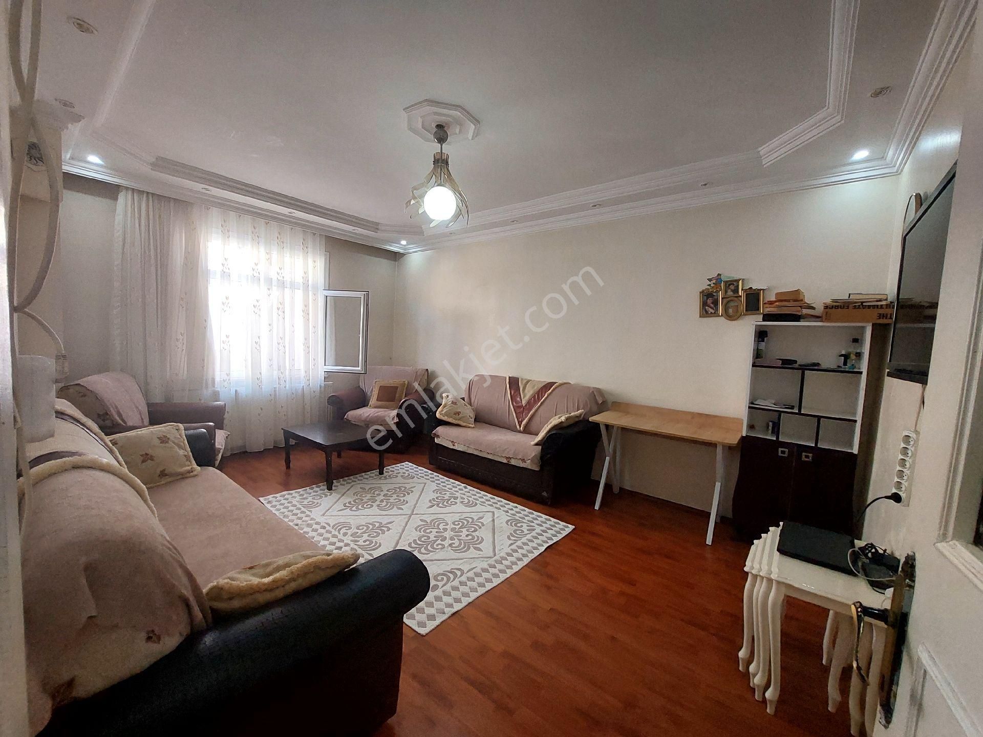 Gaziosmanpaşa Küçükköy Yeni Mah Acil Satılık Çatı Kat 3+1 180 M2