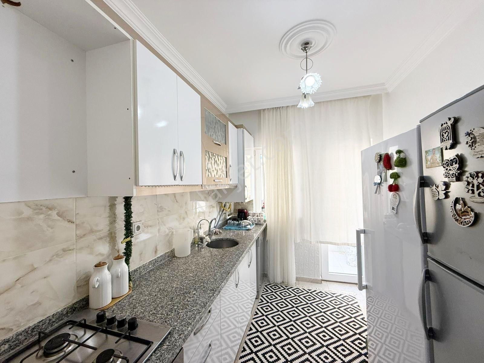 Tem Market Civarı Ticari Üstü Açık Cephe 2+1 Masrafsız Lüks Daire - Görsel 3