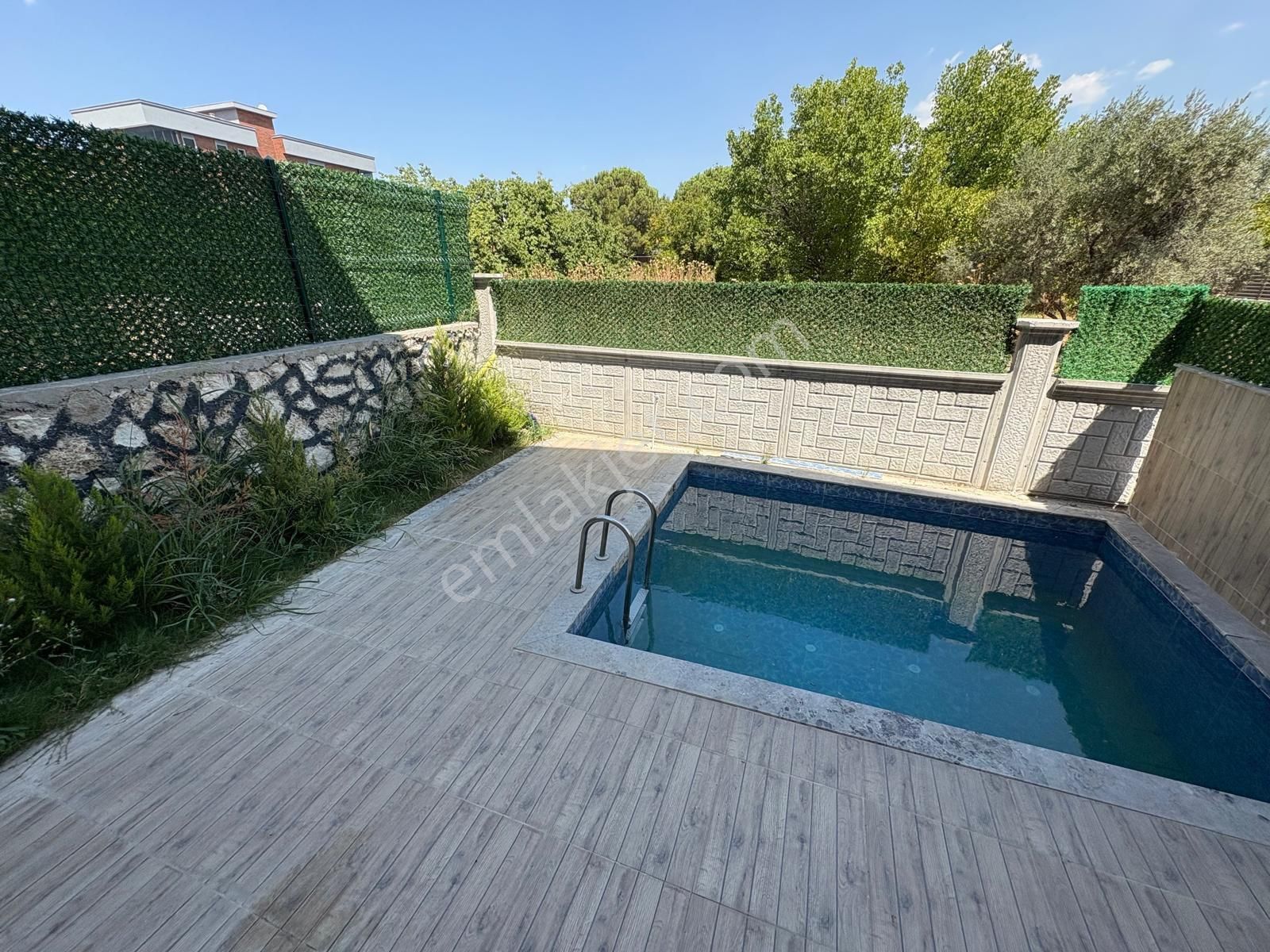 İnönü Mahallesi'nde 4+1 Havuzlu Yerden Isıtmalı Villa - Görsel 31