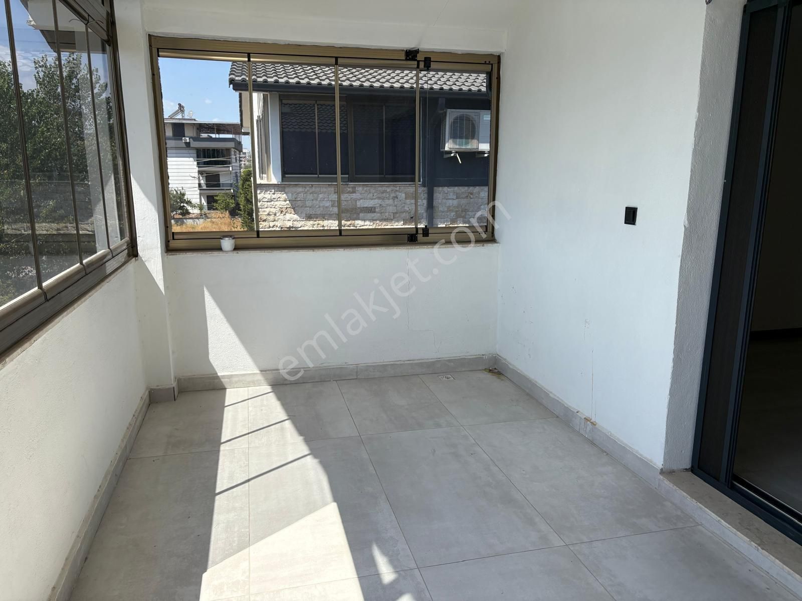 İnönü Mahallesi'nde 4+1 Havuzlu Yerden Isıtmalı Villa - Görsel 11