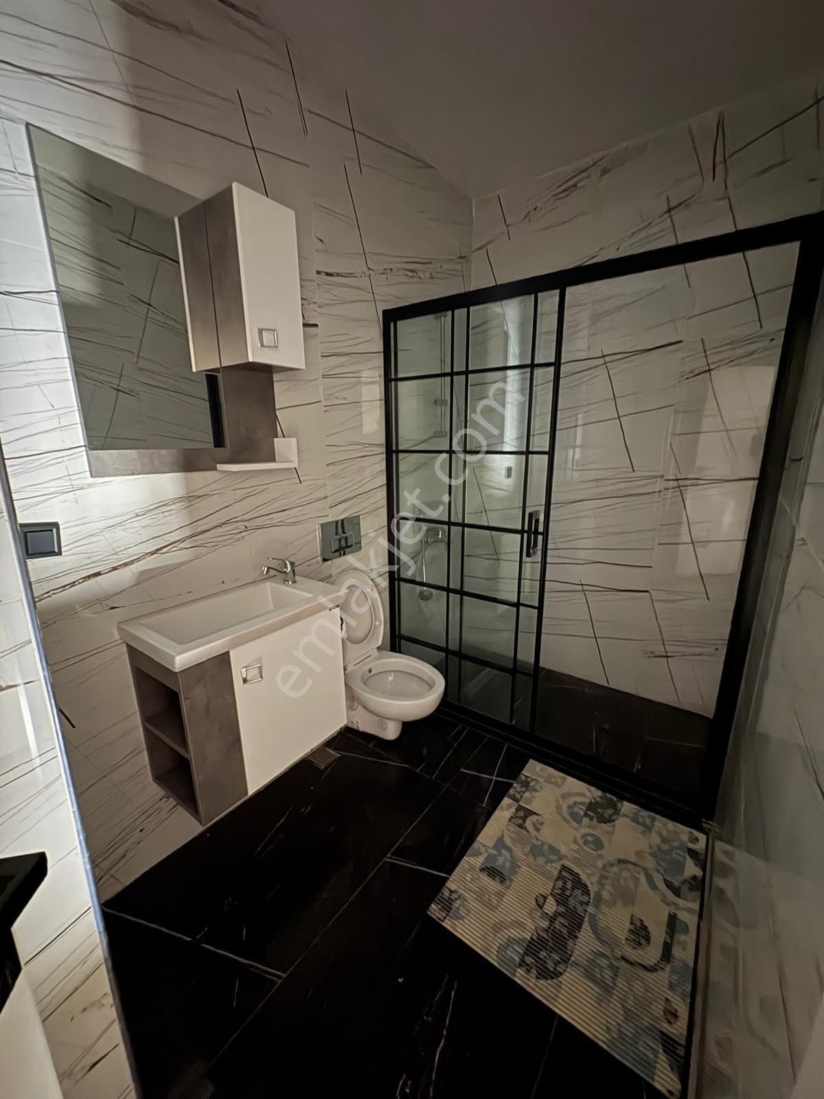 İnönü Mahallesi'nde 4+1 Havuzlu Yerden Isıtmalı Villa - Görsel 22