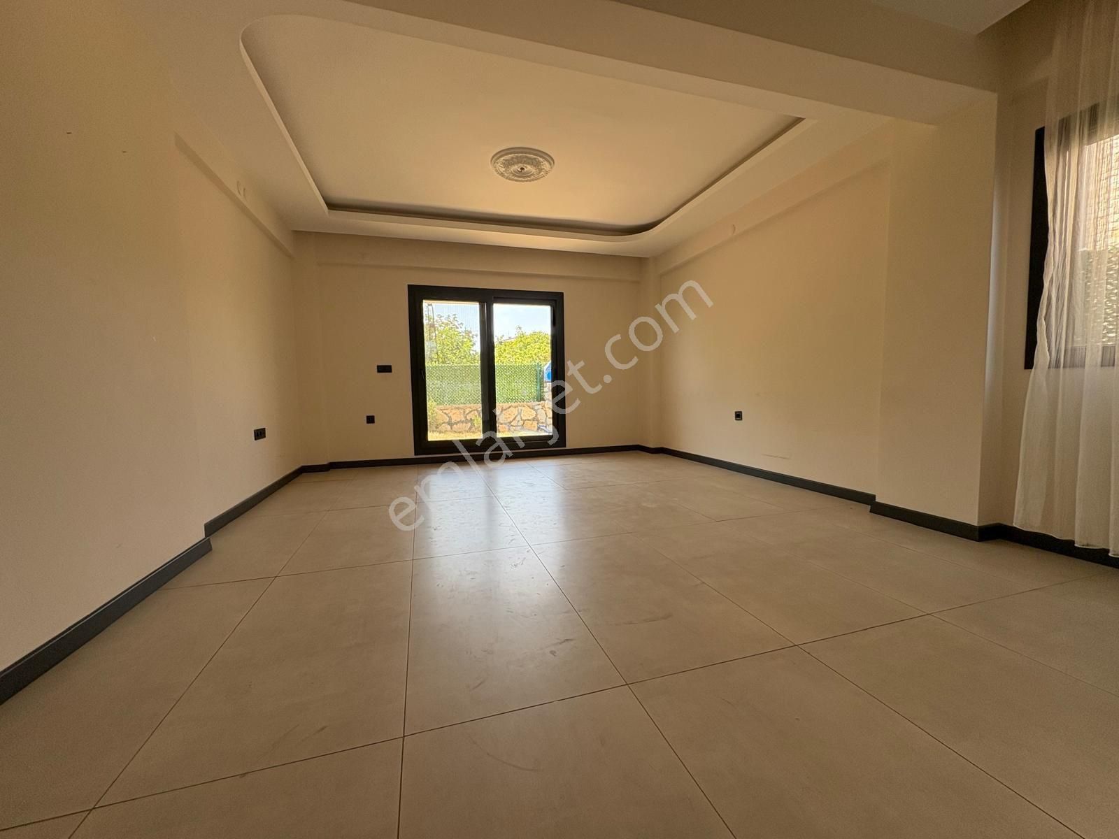 İnönü Mahallesi'nde 4+1 Havuzlu Yerden Isıtmalı Villa - Görsel 33