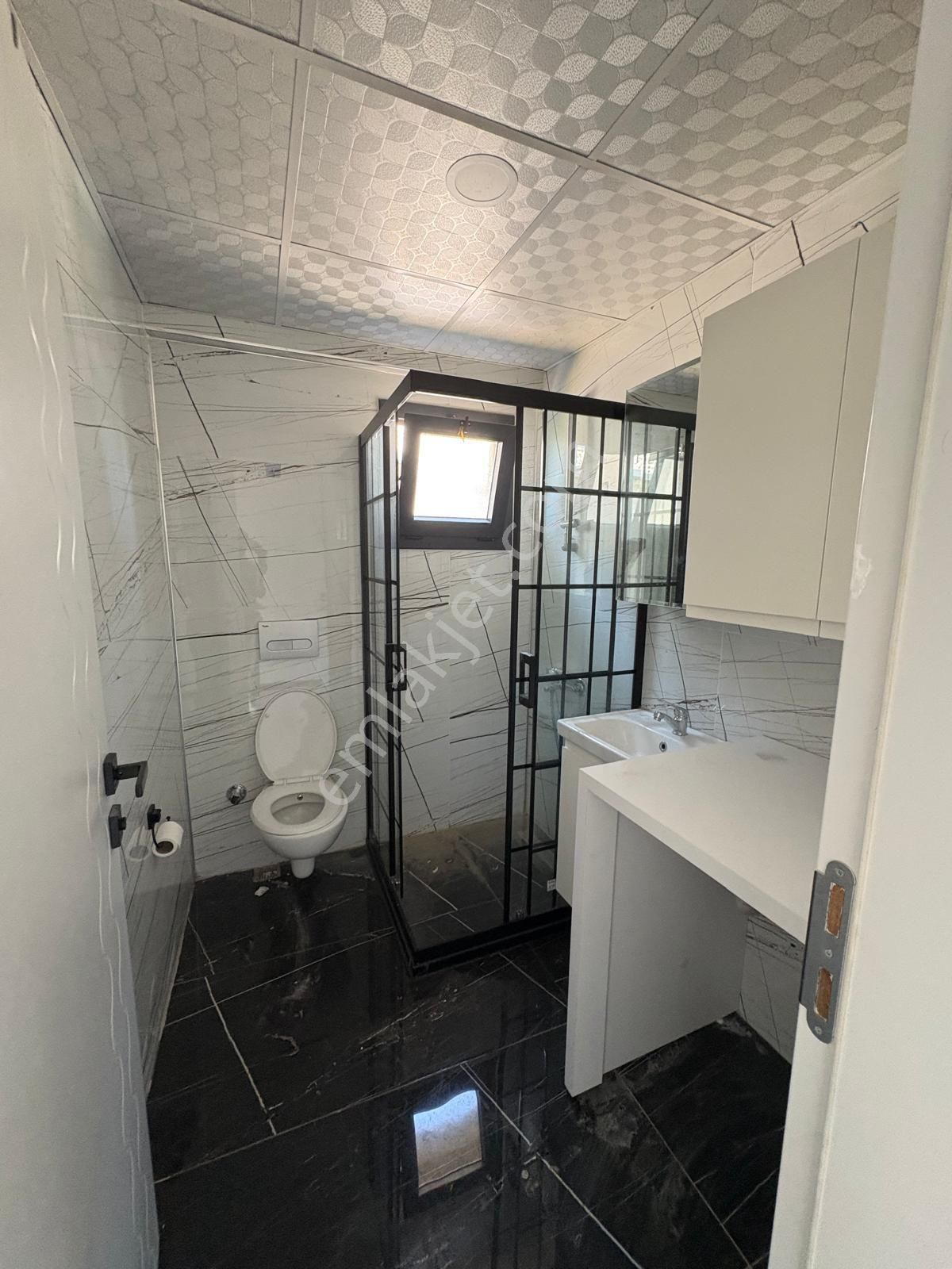 İnönü Mahallesi'nde 4+1 Havuzlu Yerden Isıtmalı Villa - Görsel 25