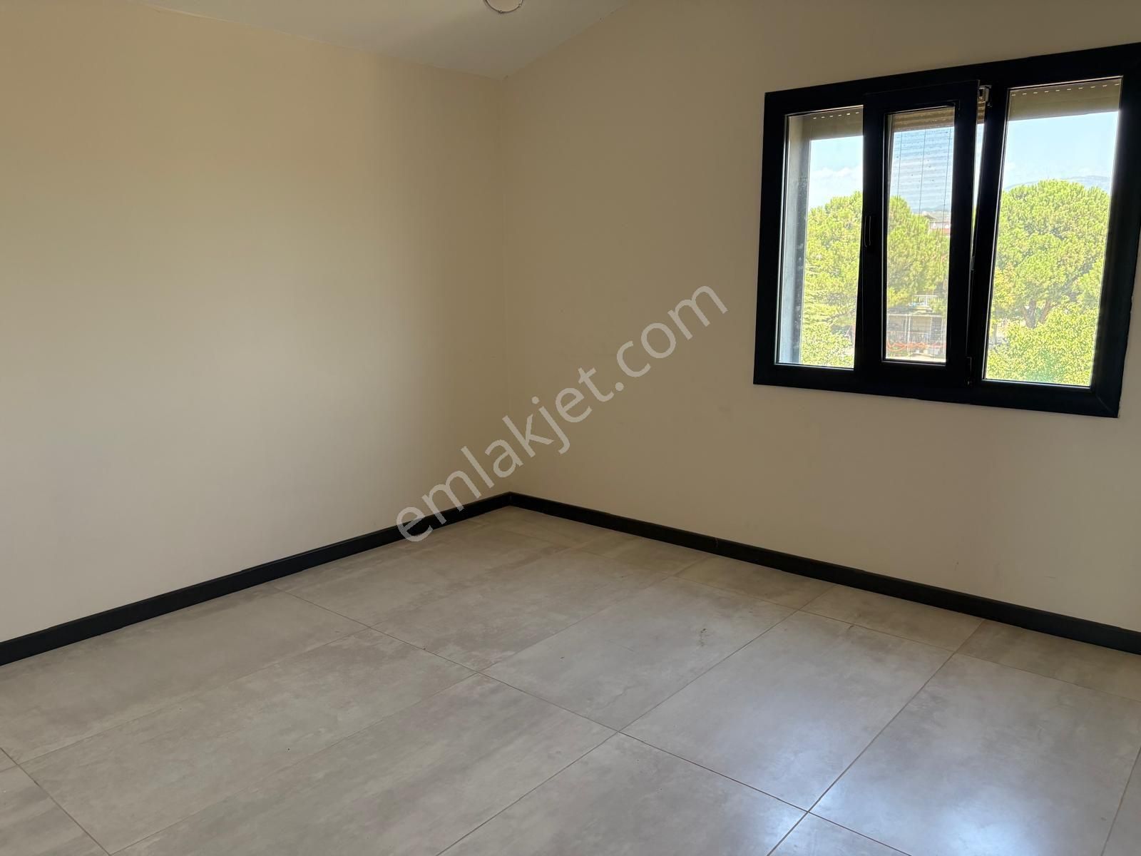 İnönü Mahallesi'nde 4+1 Havuzlu Yerden Isıtmalı Villa - Görsel 13