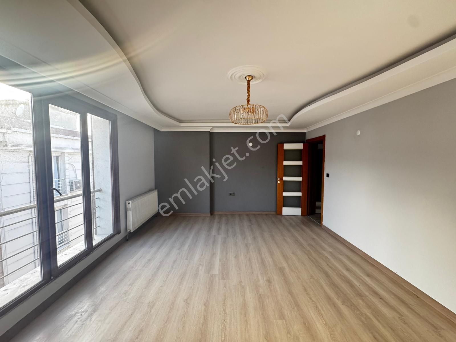 Esenyurt*3+1* Fatih Mah. 130m2 Acil Satılık Daire!