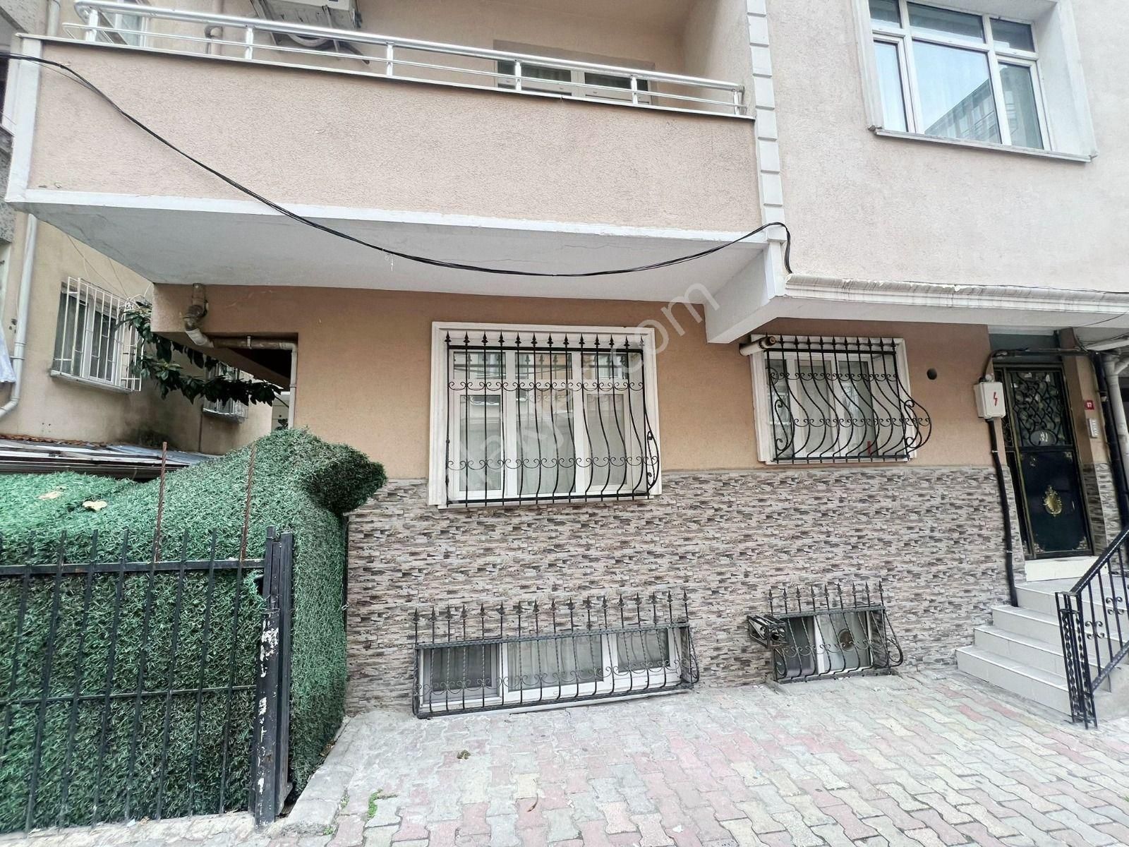 Yıldız Emlaktan Mevlana Cami Yakını Kredili 2+1 Yüksek Giriş Acil Satılık