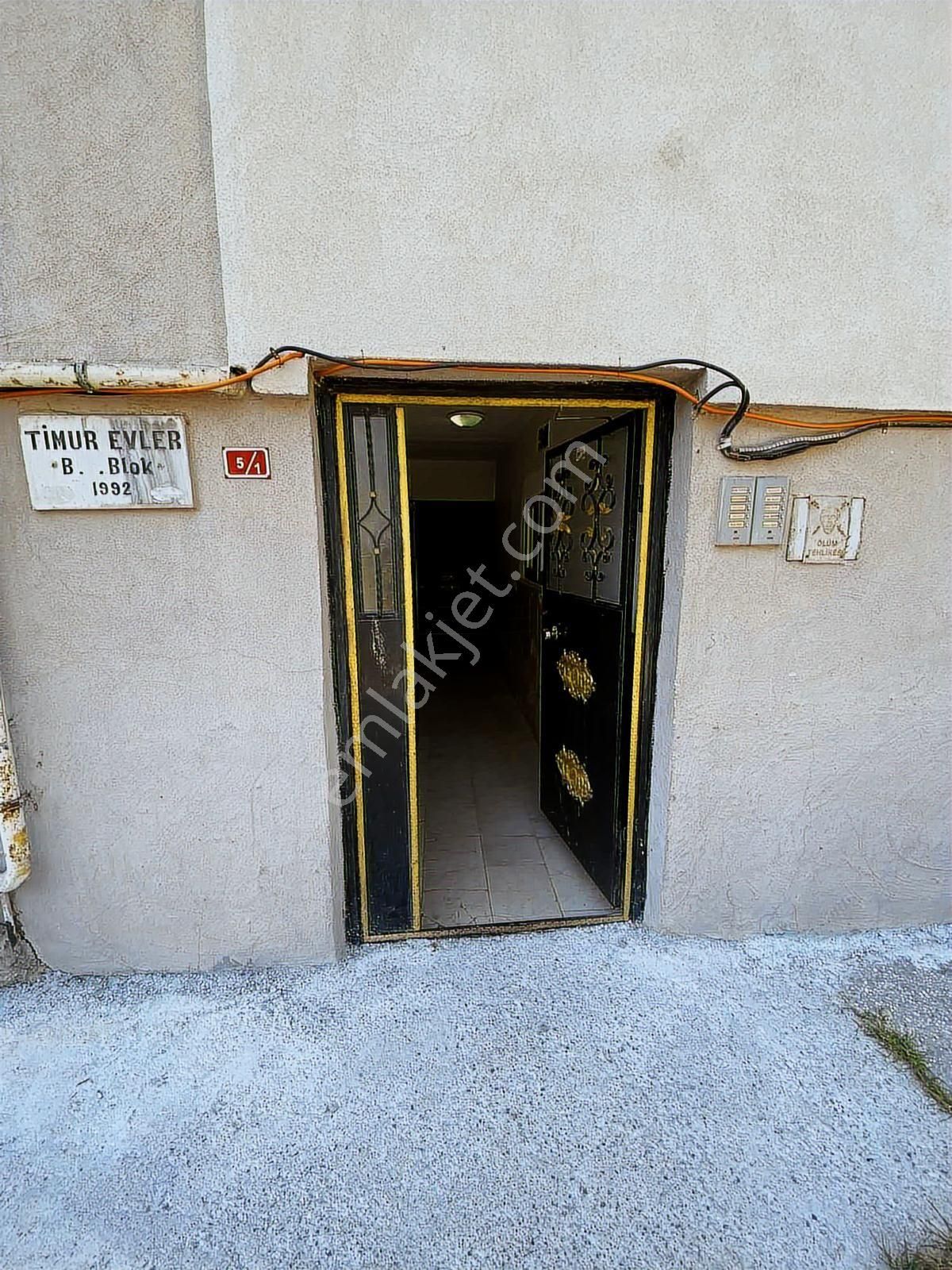 Alfin Gayrimenkul'den Aydoğan Mahallesinde Acill Satılık Daire