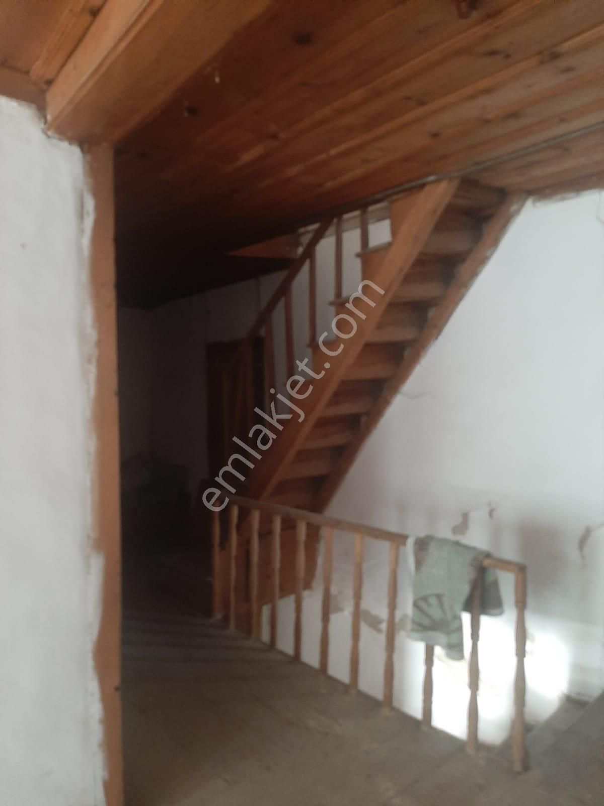 Mudurnu Hızırfakı Mh.de Müstakil 2 Katlı Ahşap Ev - Görsel 9