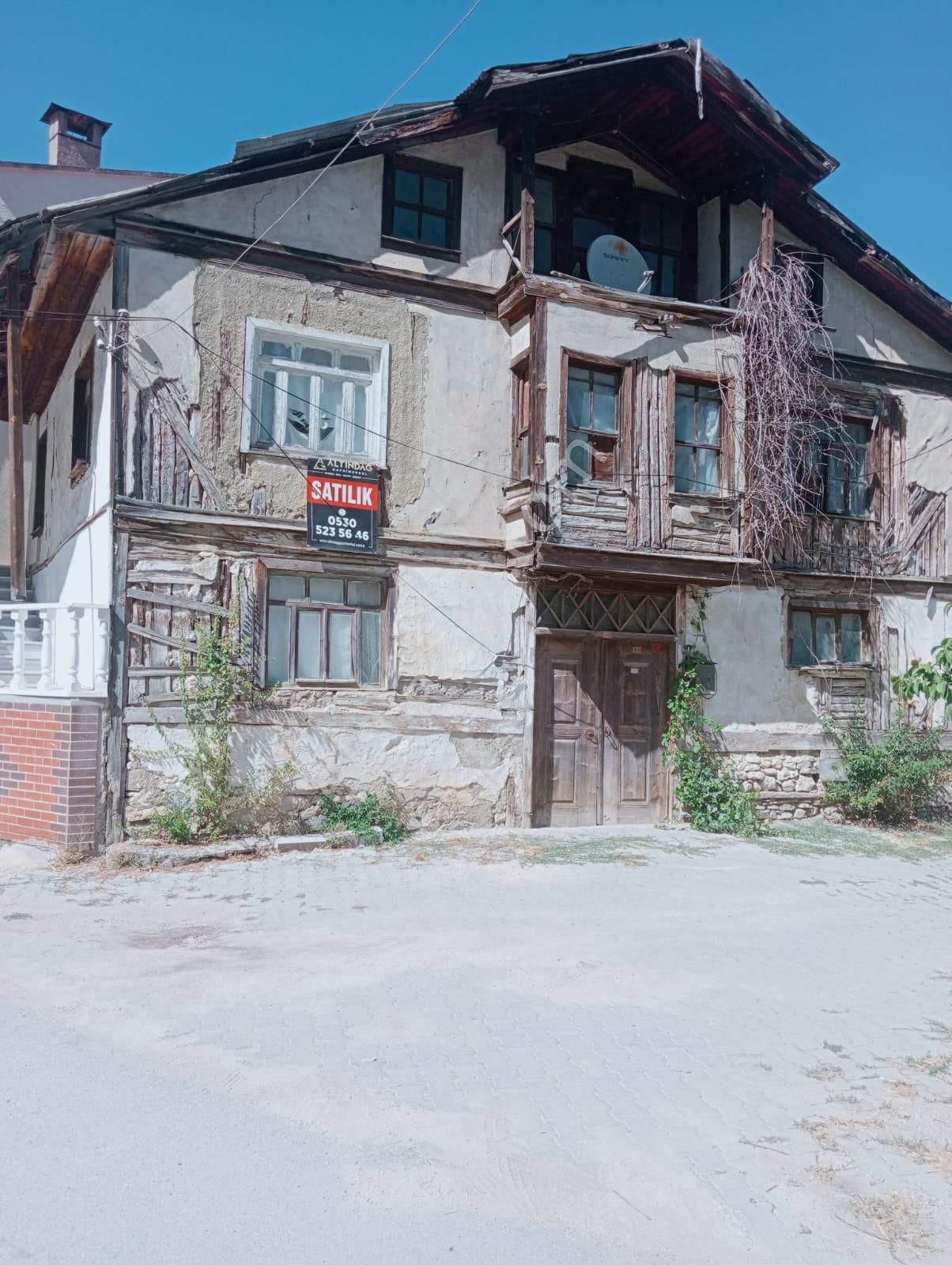 Mudurnu Hızırfakı Mh.de Müstakil 2 Katlı Ahşap Ev - Görsel 3