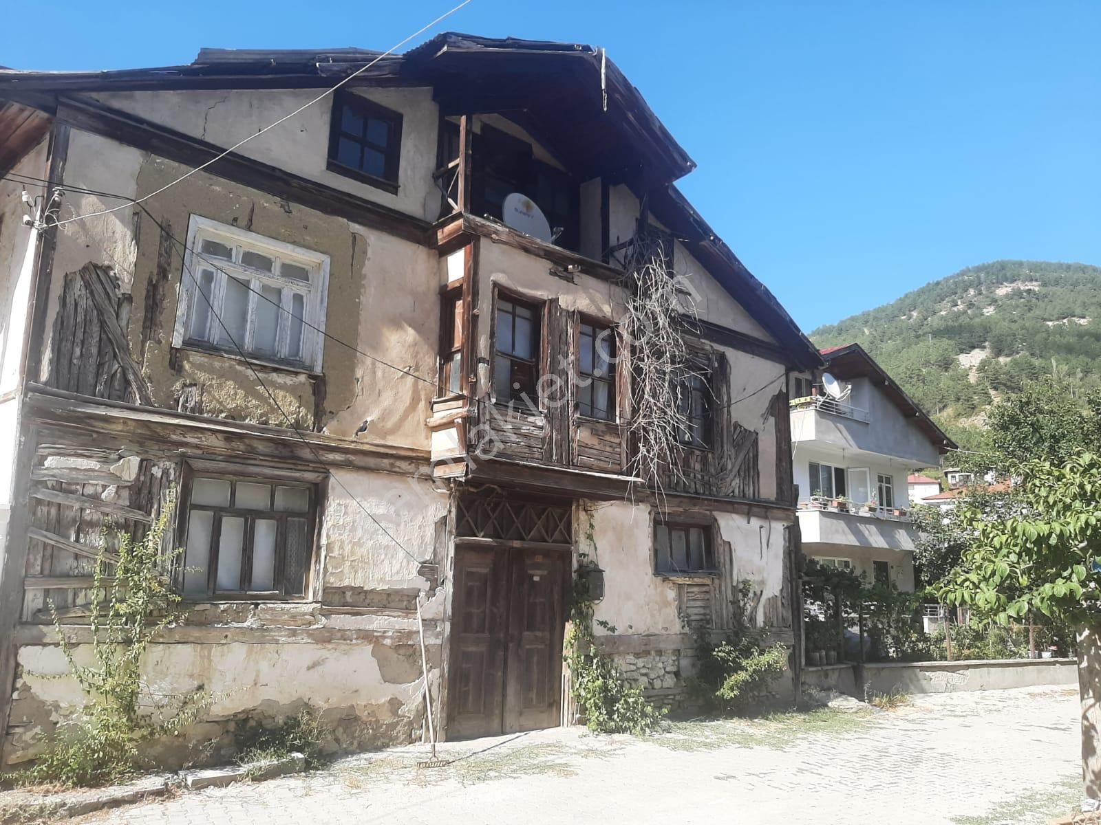 Mudurnu Hızırfakı Mh.de Müstakil 2 Katlı Ahşap Ev - Görsel 6