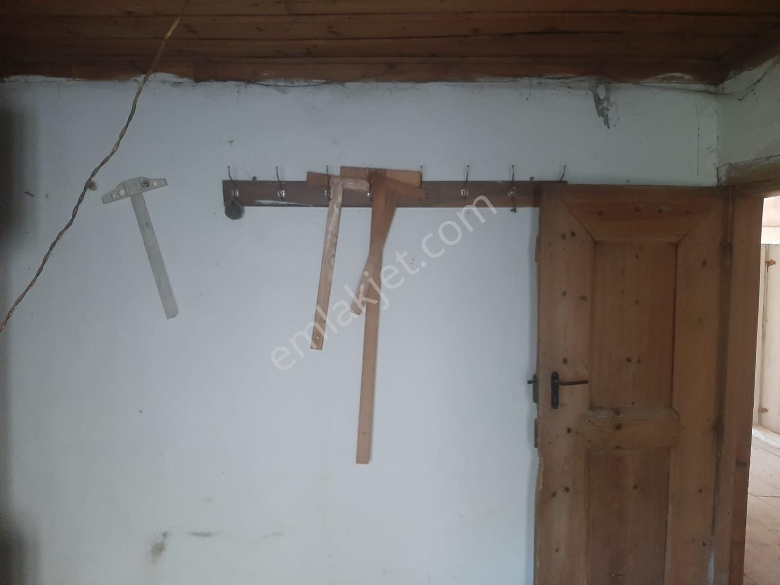 Mudurnu Hızırfakı Mh.de Müstakil 2 Katlı Ahşap Ev - Görsel 11