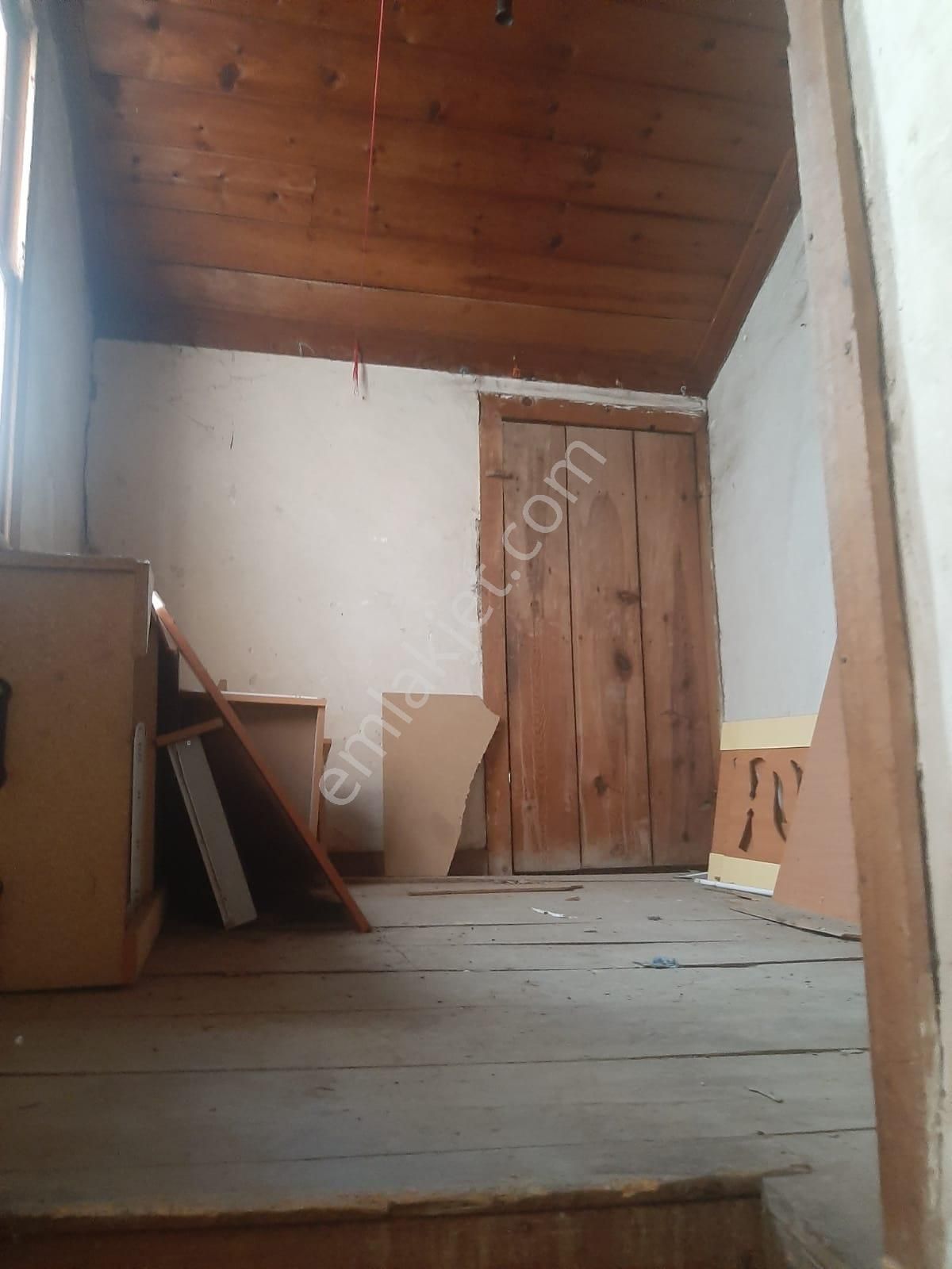 Mudurnu Hızırfakı Mh.de Müstakil 2 Katlı Ahşap Ev - Görsel 8