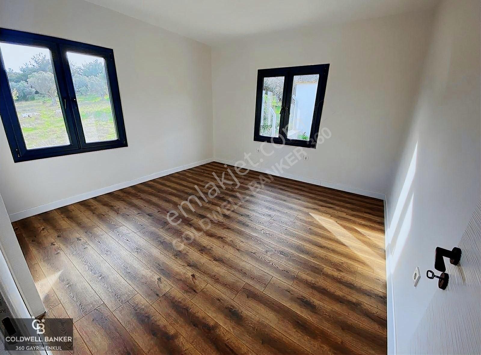 Bornova Yakaköy 2+1 Özel Yapım Sıfır Tek Tapu Müstakil Ev - Görsel 8