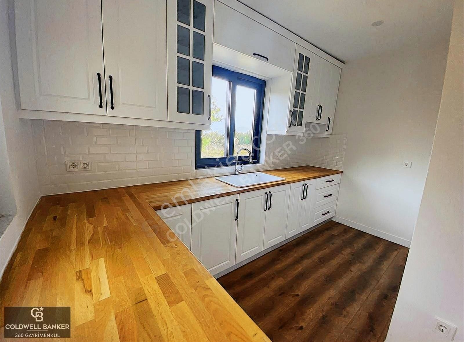 Bornova Yakaköy 2+1 Özel Yapım Sıfır Tek Tapu Müstakil Ev - Görsel 7