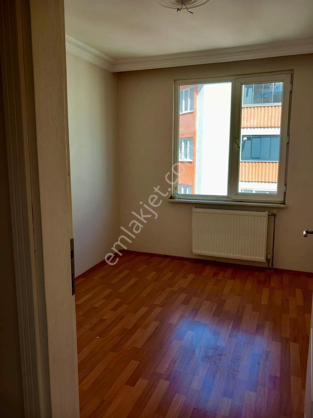 Çorlu Merkez'de Cadde Üzeri Ara Kat 2+1 Satılık Daire - Görsel 12